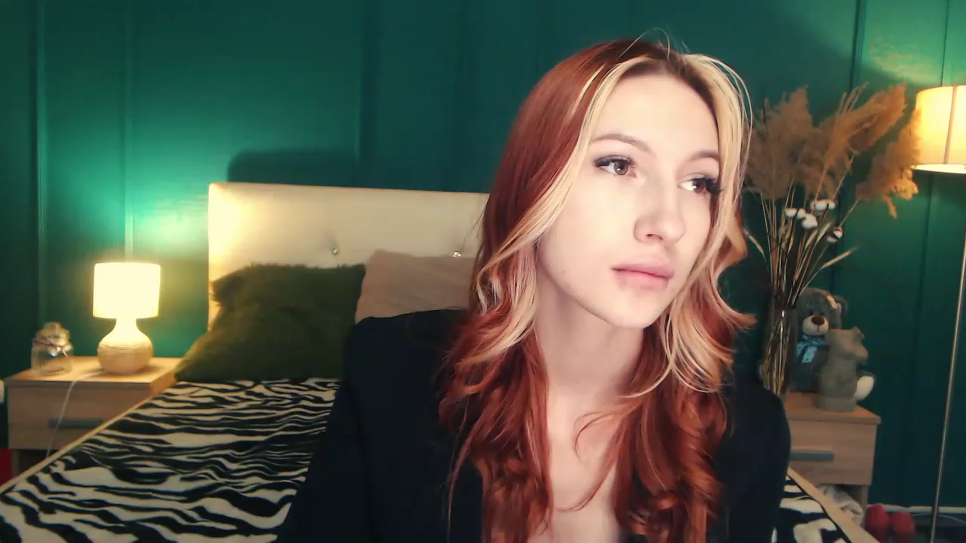 Gallery image thumbnail from LovelyGin's myfreecams stream on, 06/27/2023, 15:22 image 3 of 20