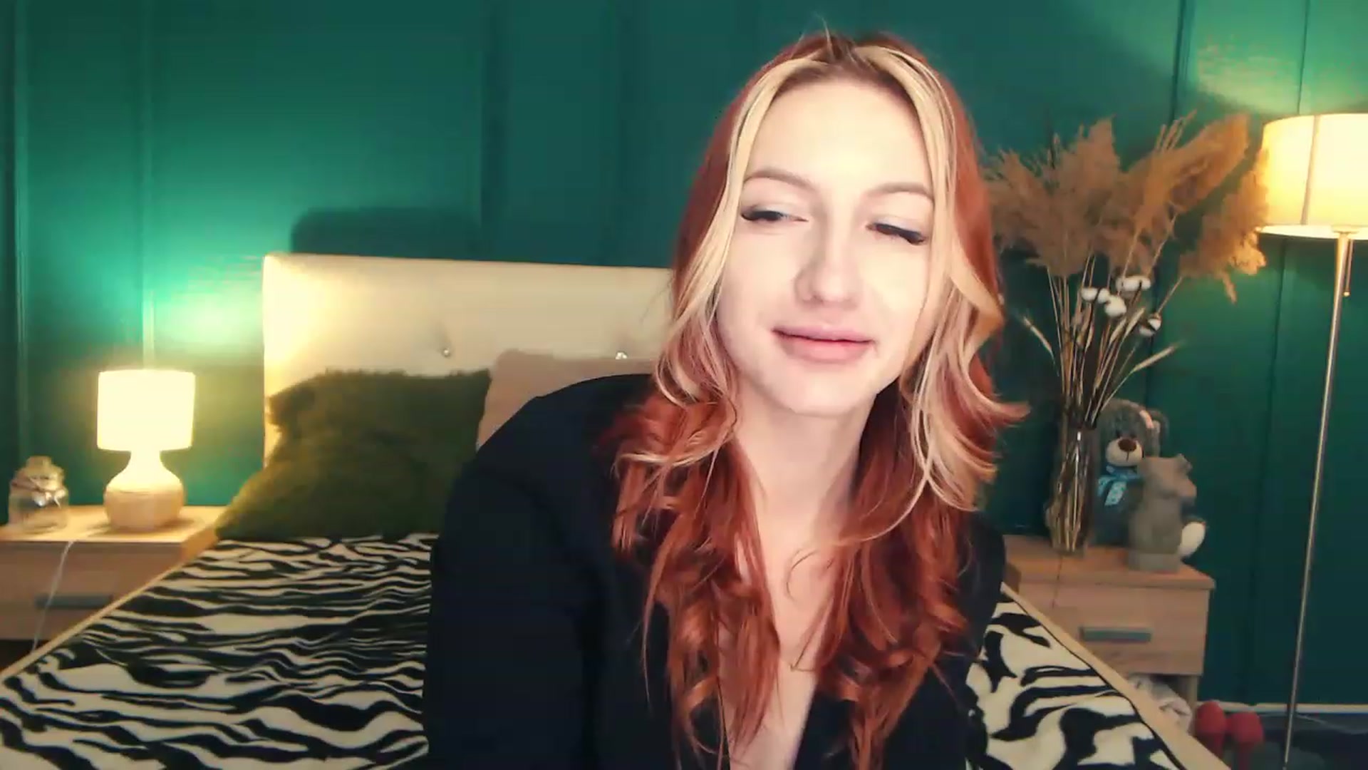Gallery image thumbnail from LovelyGin's myfreecams stream on, 06/27/2023, 15:22 image 7 of 20