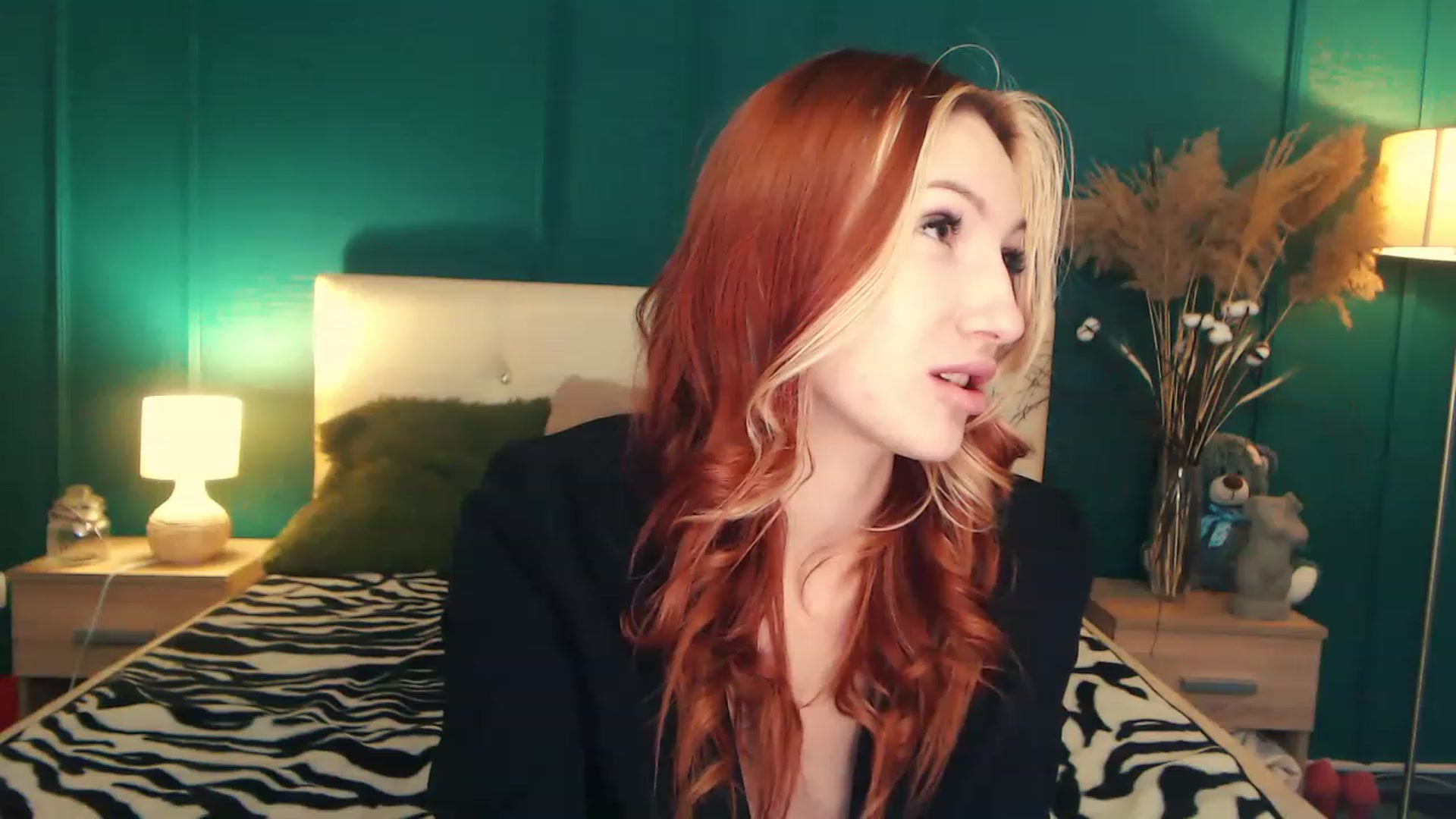 Gallery image thumbnail from LovelyGin's myfreecams stream on, 06/27/2023, 15:22 image 6 of 20