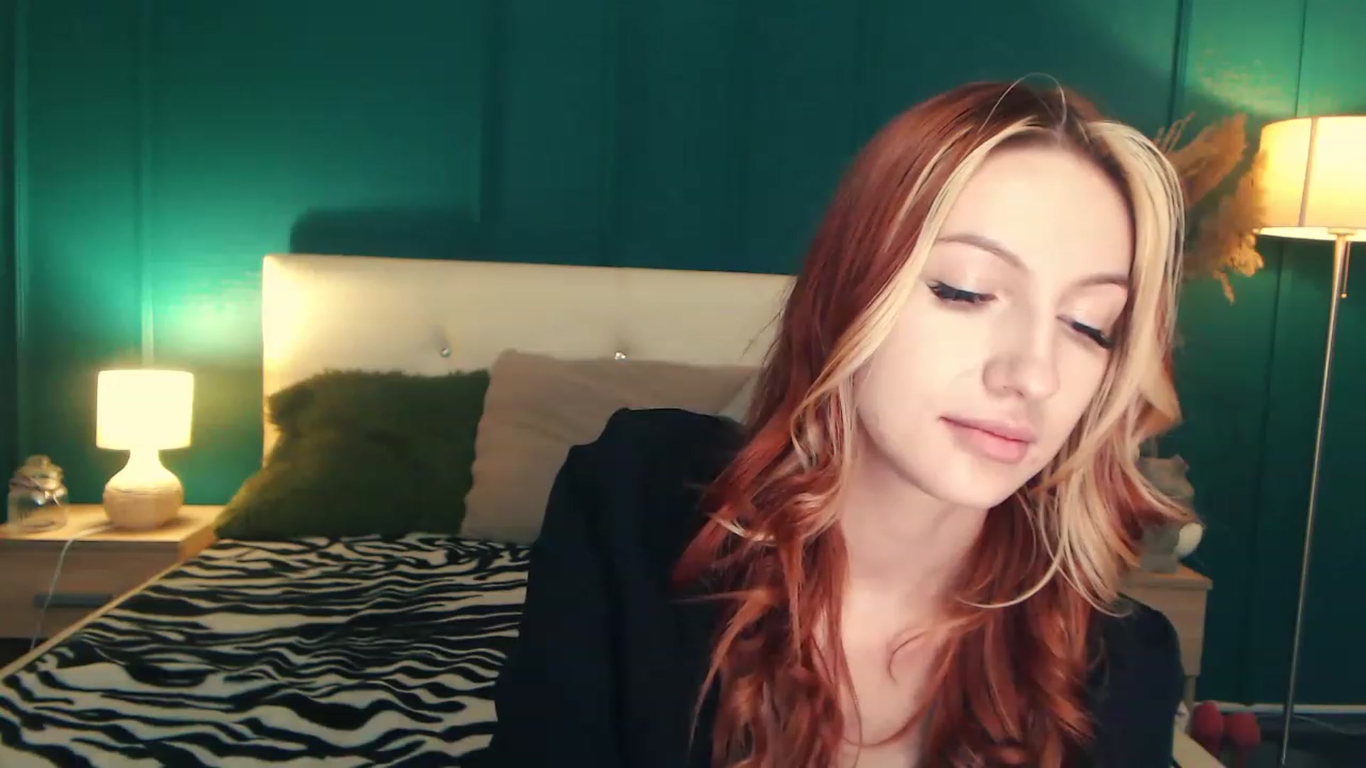 Gallery image thumbnail from LovelyGin's myfreecams stream on, 06/27/2023, 15:22 image 16 of 20