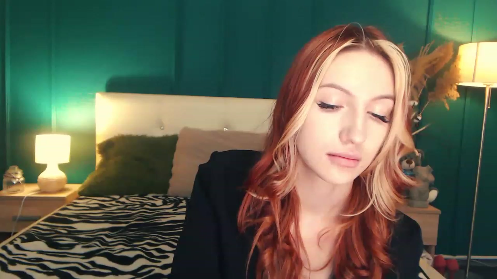 Gallery image thumbnail from LovelyGin's myfreecams stream on, 06/27/2023, 15:22 image 17 of 20