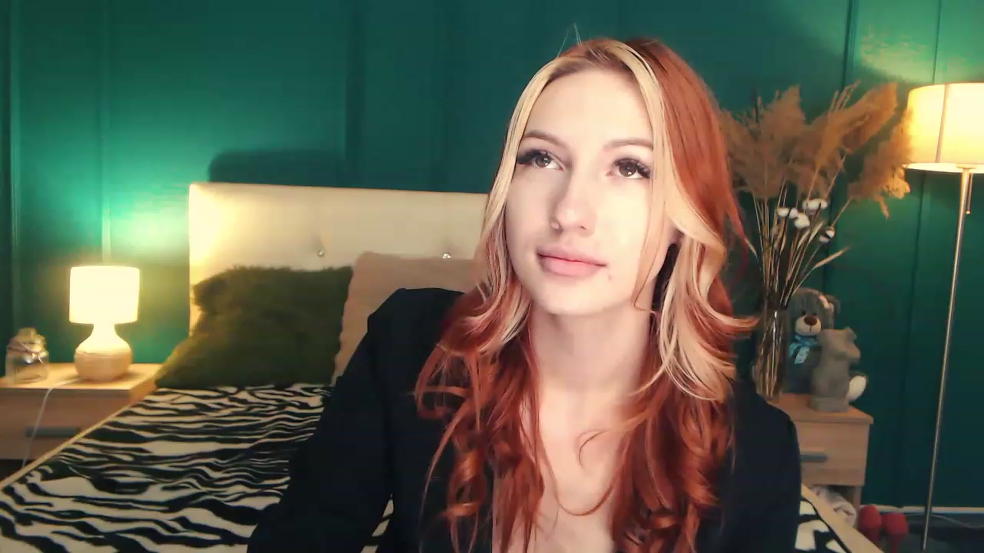 Gallery image thumbnail from LovelyGin's myfreecams stream on, 06/27/2023, 15:22 image 15 of 20