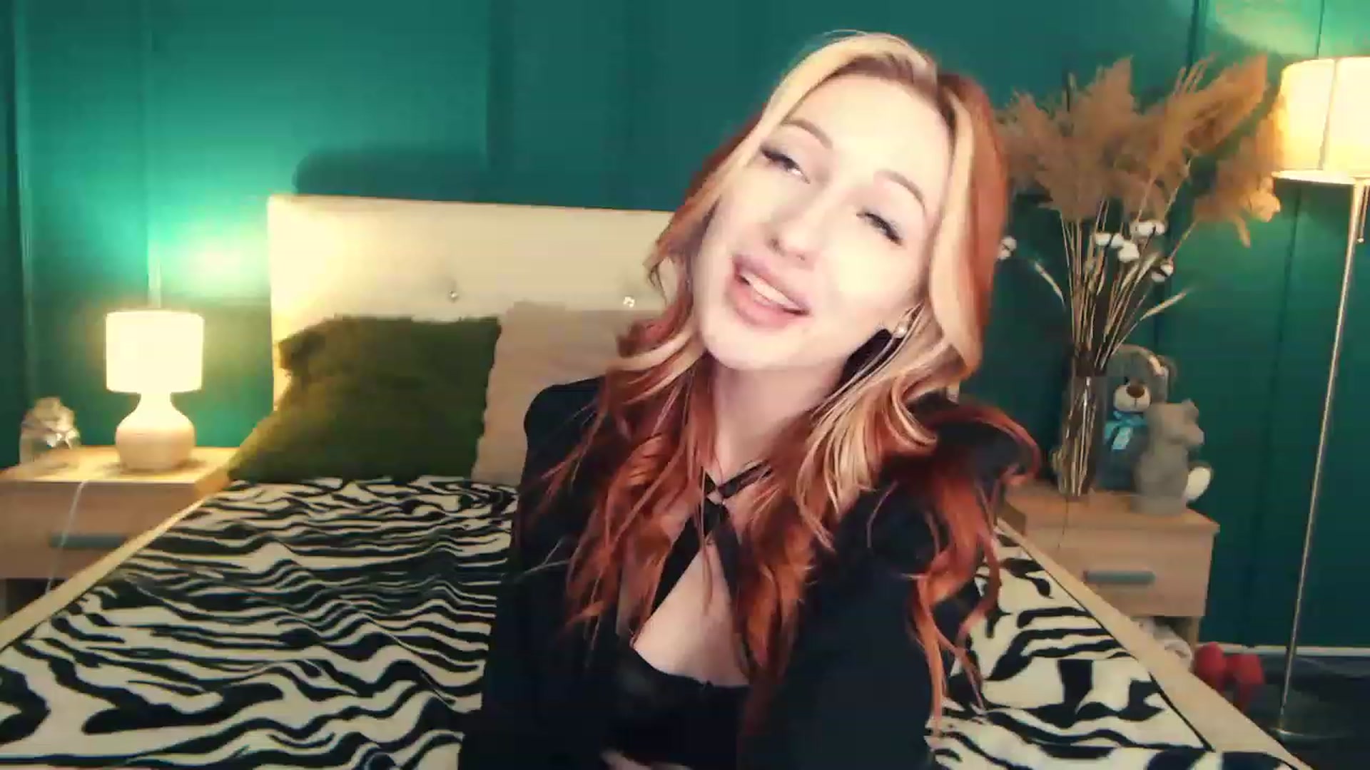 Gallery image thumbnail from LovelyGin's myfreecams stream on, 06/27/2023, 16:07 image 12 of 20