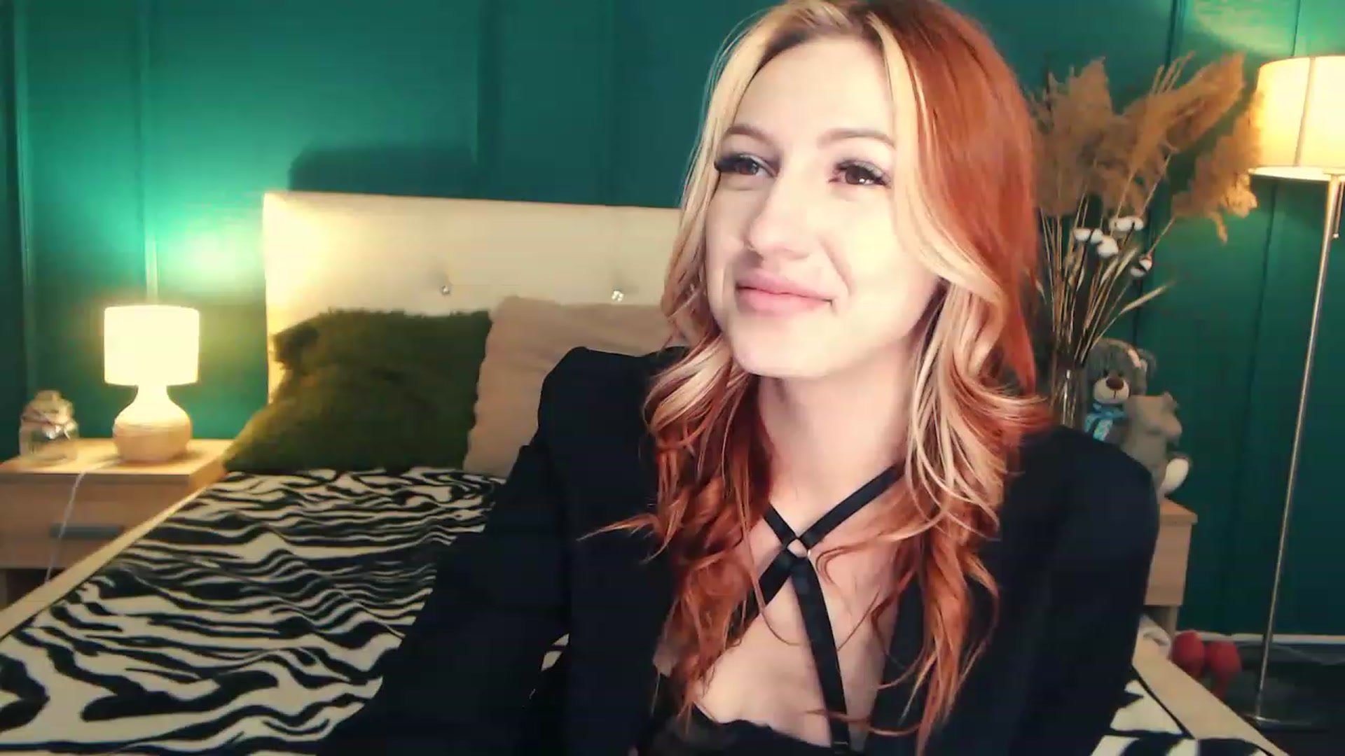 Gallery image thumbnail from LovelyGin's myfreecams stream on, 06/27/2023, 16:07 image 1 of 20