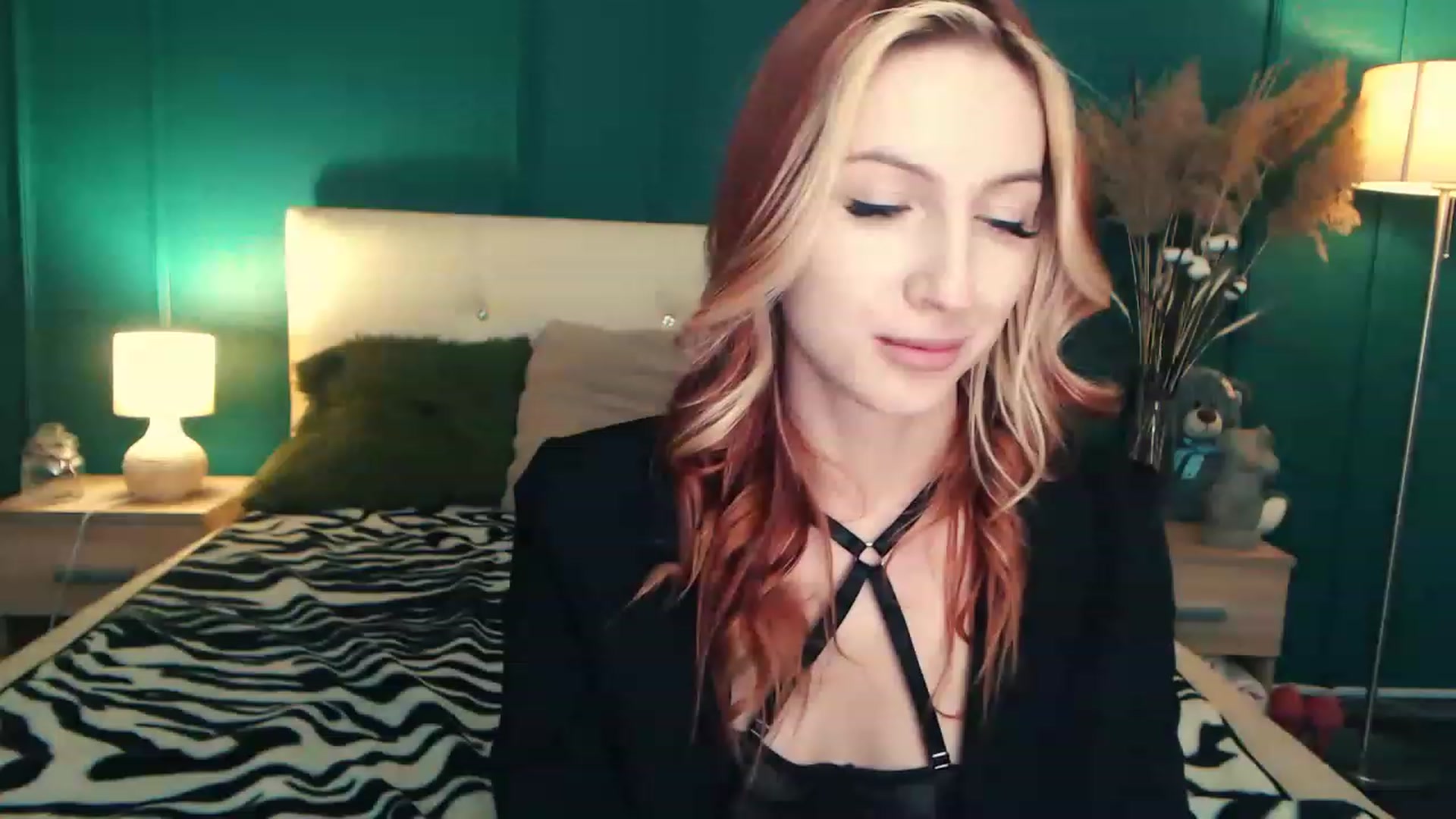 Gallery image thumbnail from LovelyGin's myfreecams stream on, 06/27/2023, 16:07 image 9 of 20