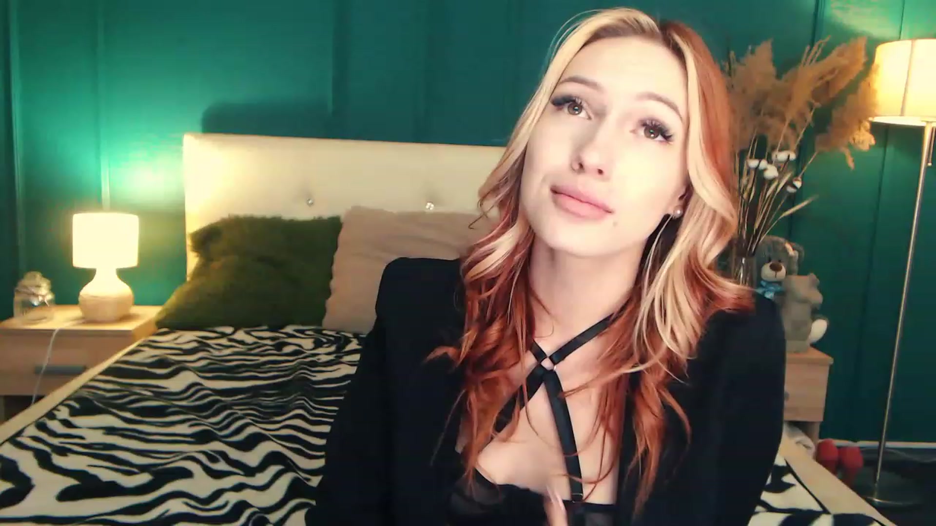 Gallery image thumbnail from LovelyGin's myfreecams stream on, 06/27/2023, 16:07 image 5 of 20