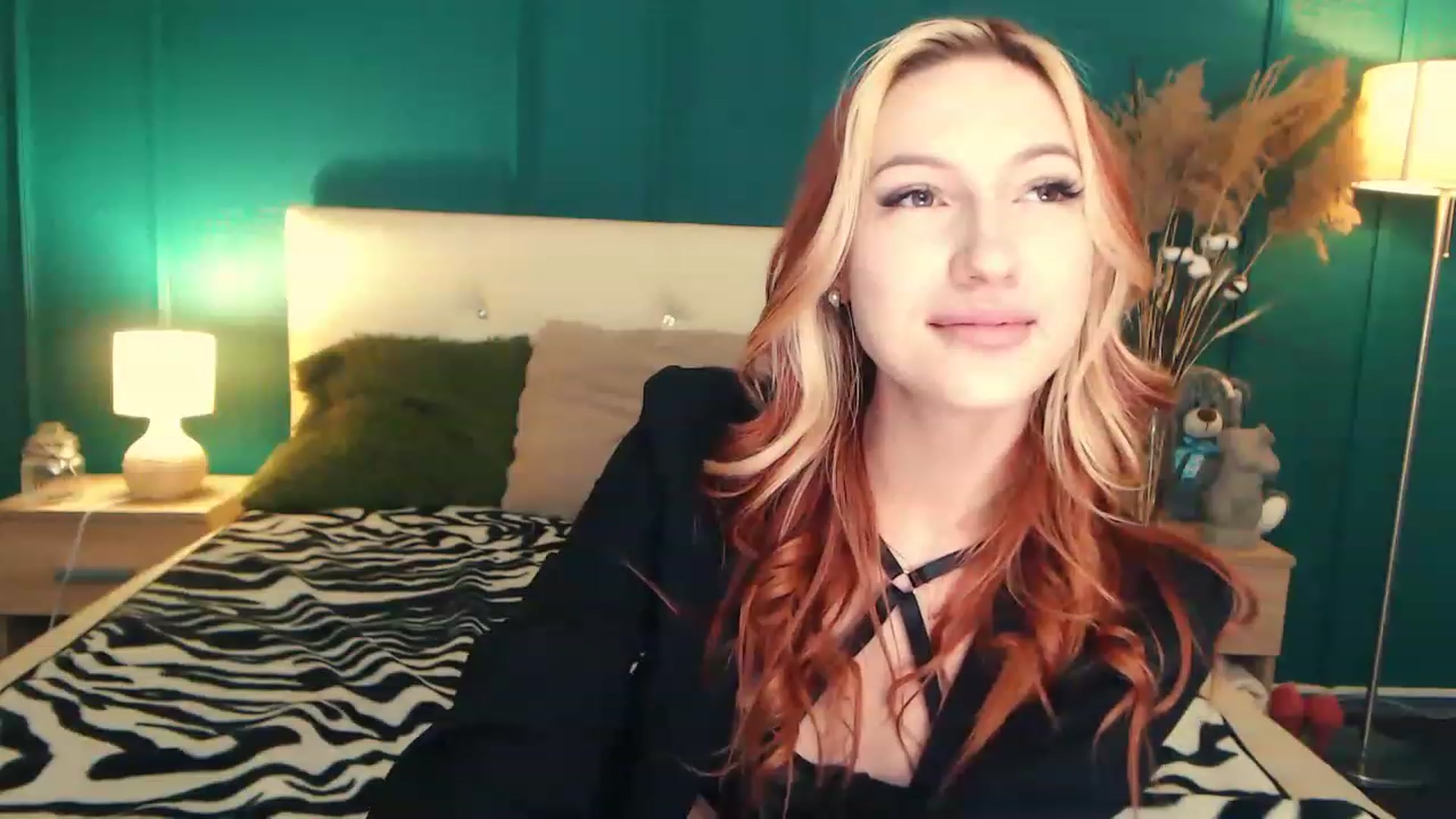 Gallery image thumbnail from LovelyGin's myfreecams stream on, 06/27/2023, 16:07 image 14 of 20