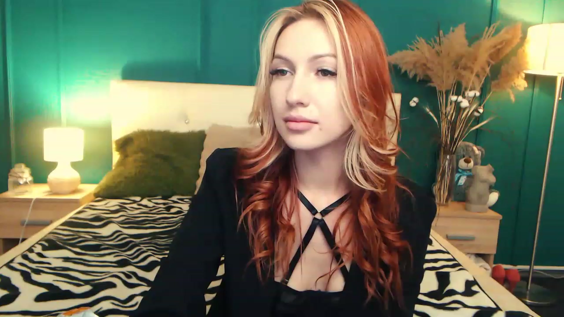 Gallery image thumbnail from LovelyGin's myfreecams stream on, 06/27/2023, 16:52 image 5 of 20