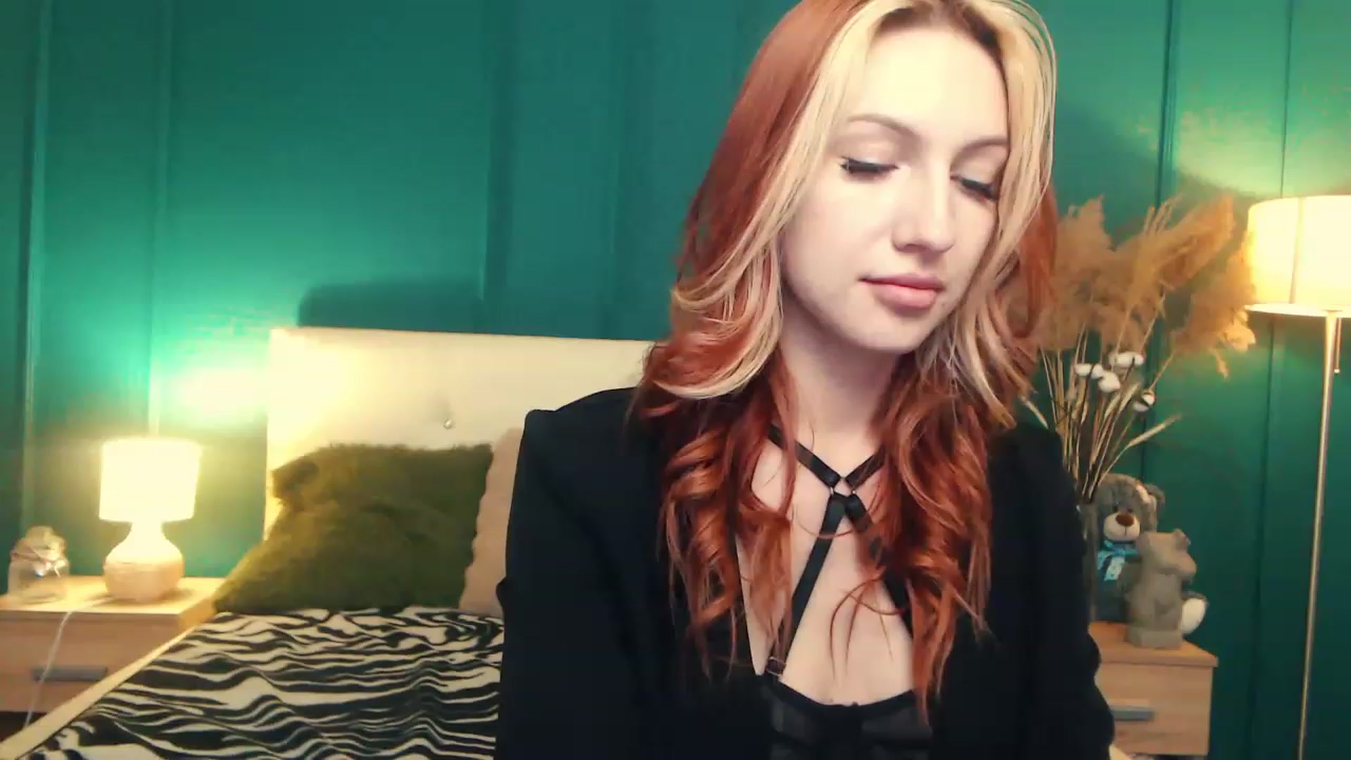 Gallery image thumbnail from LovelyGin's myfreecams stream on, 06/27/2023, 16:52 image 18 of 20