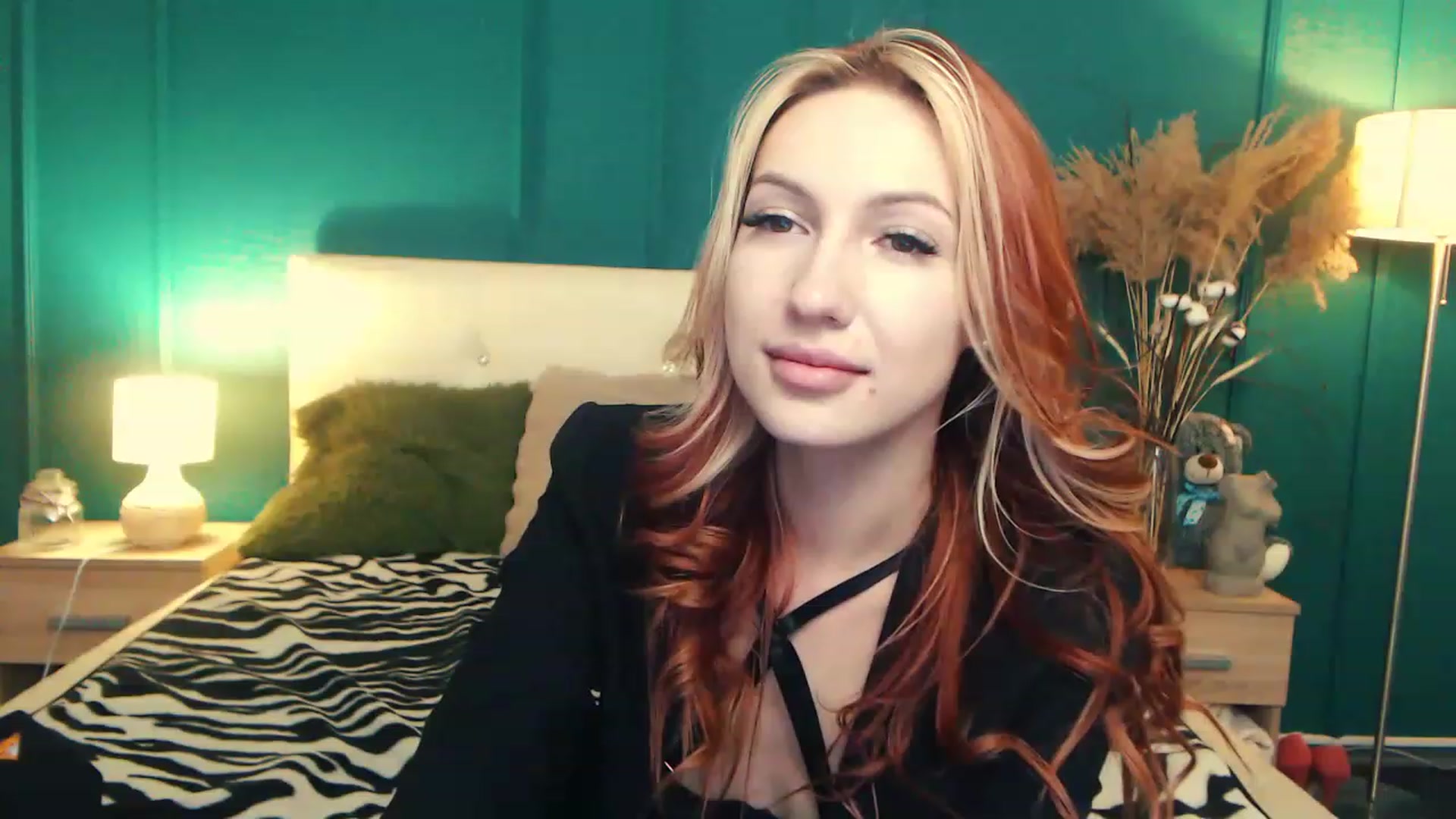 Gallery image thumbnail from LovelyGin's myfreecams stream on, 06/27/2023, 16:52 image 9 of 20