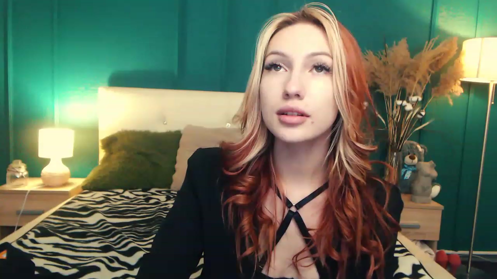 Gallery image thumbnail from LovelyGin's myfreecams stream on, 06/27/2023, 16:52 image 11 of 20