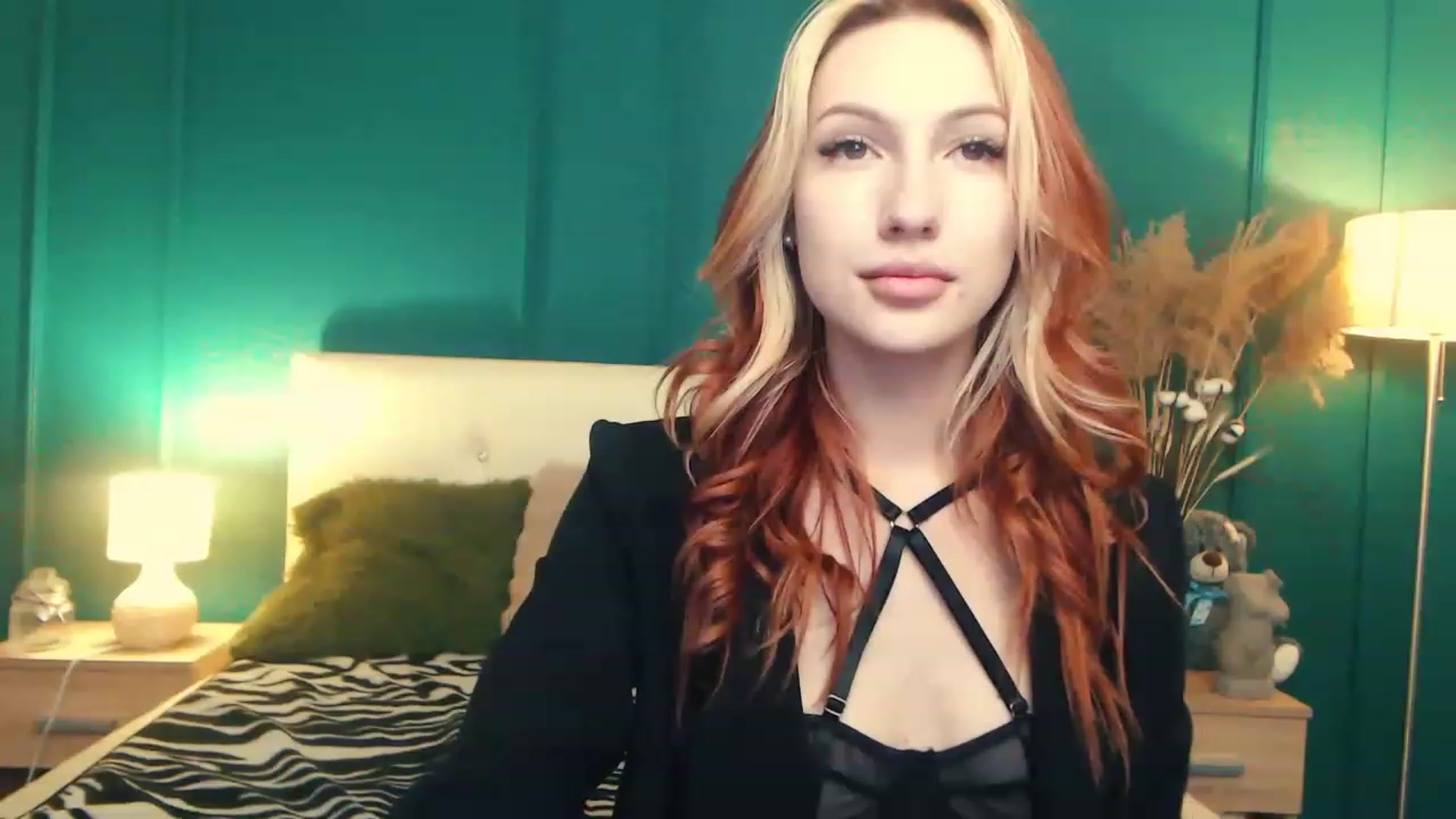 Gallery image thumbnail from LovelyGin's myfreecams stream on, 06/27/2023, 16:52 image 19 of 20