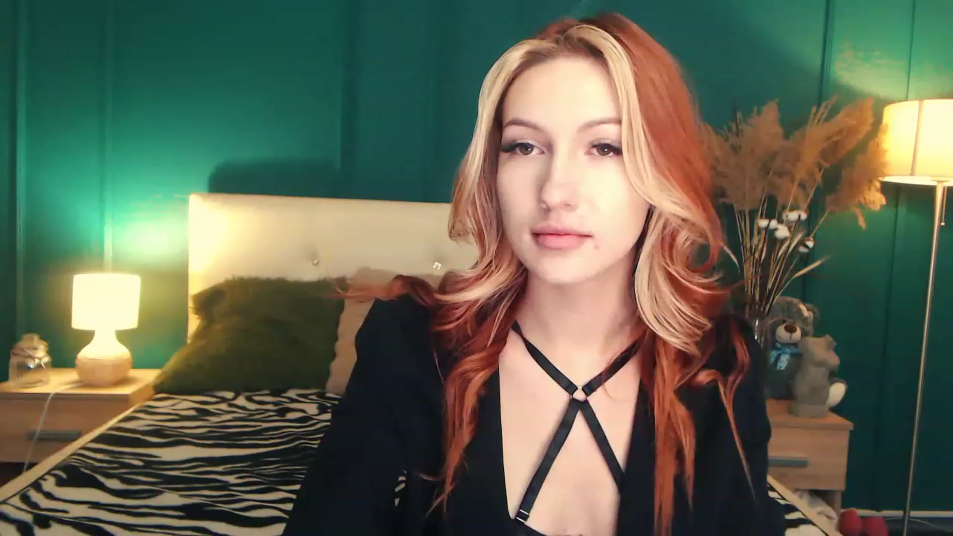 Gallery image thumbnail from LovelyGin's myfreecams stream on, 06/27/2023, 18:32 image 1 of 20