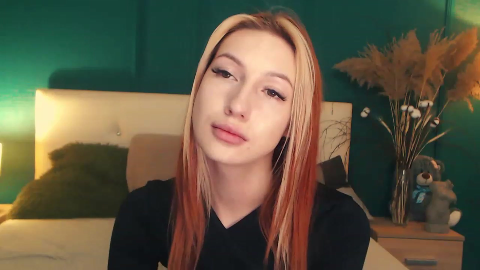 Gallery image thumbnail from LovelyGin's myfreecams stream on, 06/29/2023, 16:48 image 10 of 20