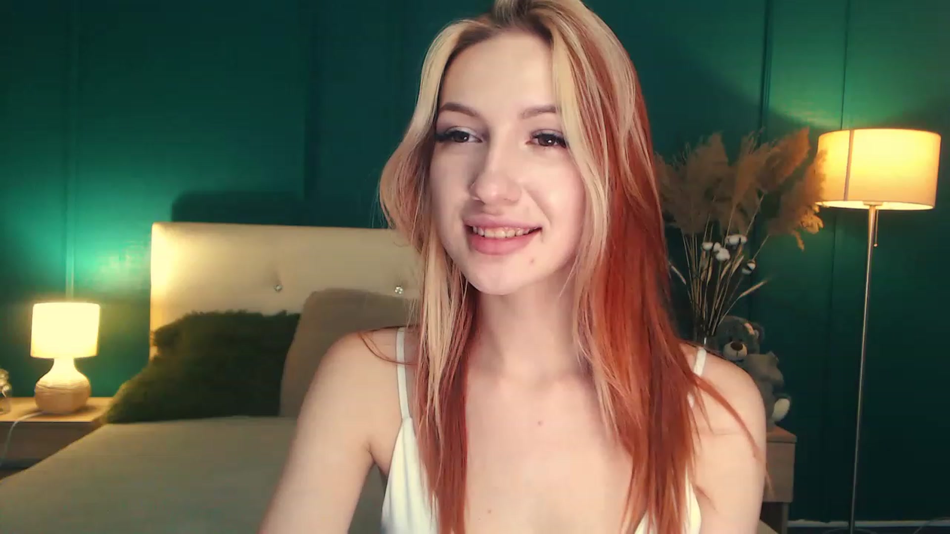 Gallery image thumbnail from LovelyGin's myfreecams stream on, 06/30/2023, 13:22 image 3 of 20