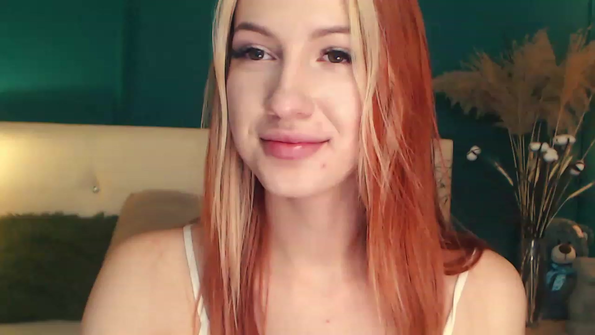 Gallery image thumbnail from LovelyGin's myfreecams stream on, 06/30/2023, 13:22 image 8 of 20