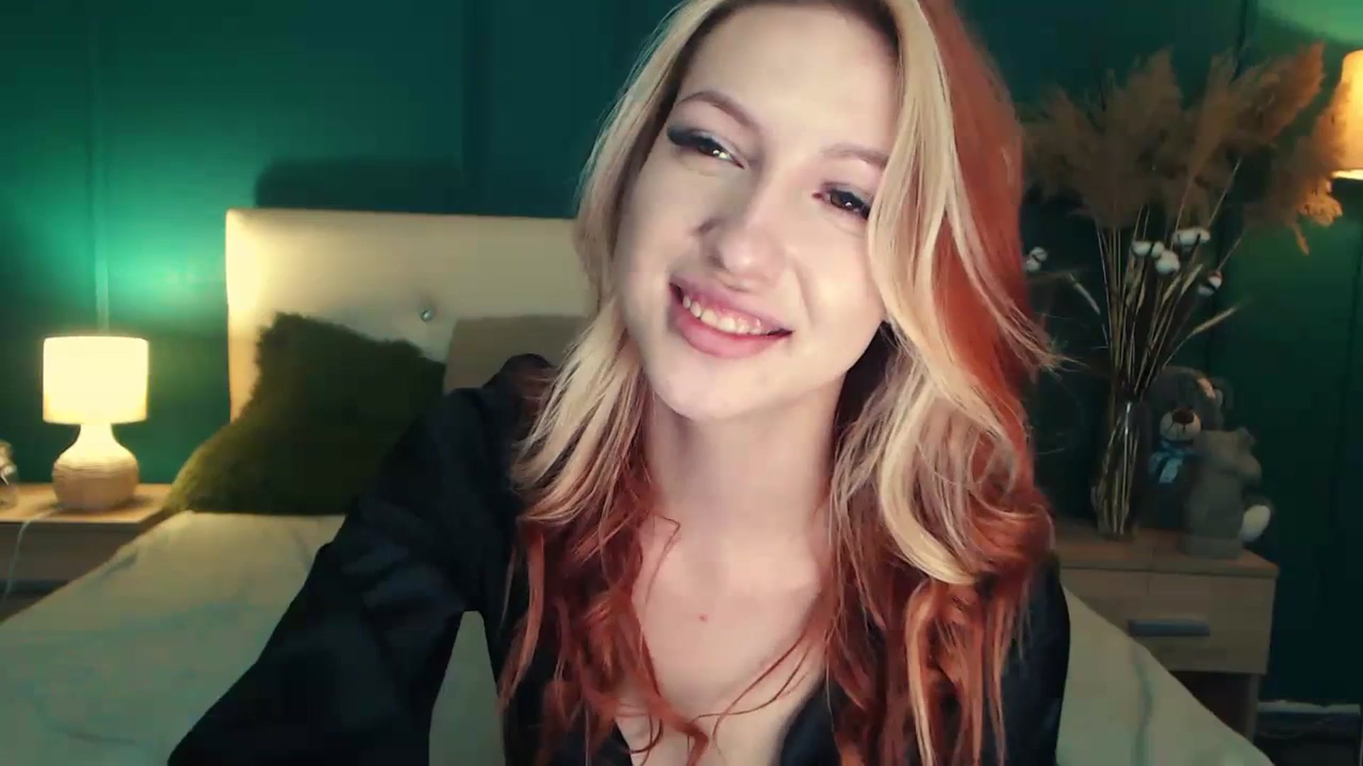 Gallery image thumbnail from LovelyGin's myfreecams stream on, 07/03/2023, 14:37 image 14 of 20