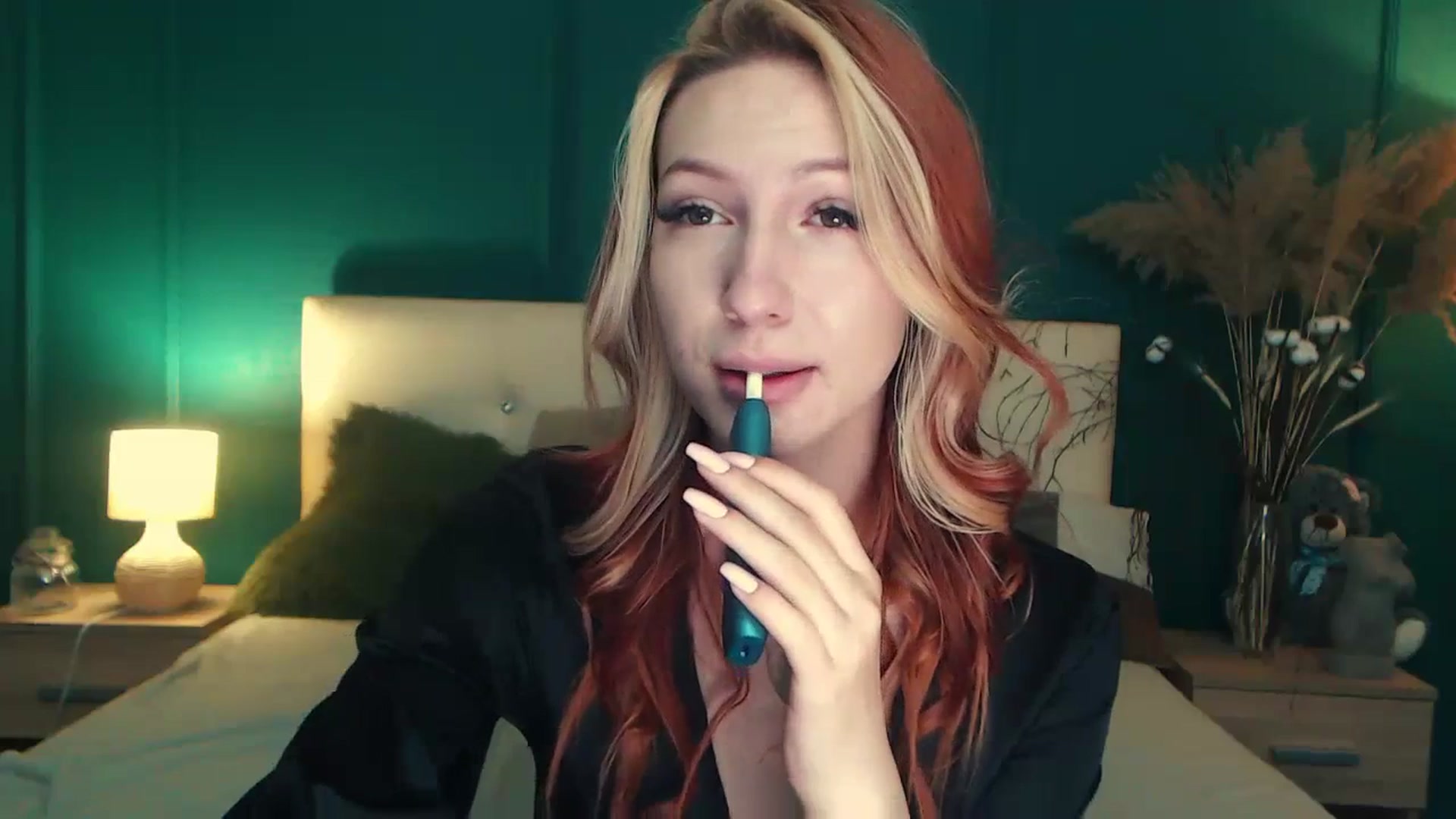 Gallery image thumbnail from LovelyGin's myfreecams stream on, 07/03/2023, 14:37 image 8 of 20