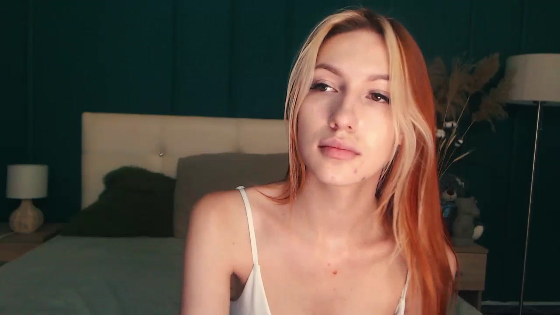 Gallery image thumbnail from LovelyGin's myfreecams stream on, 07/06/2023, 15:02 image 6 of 20