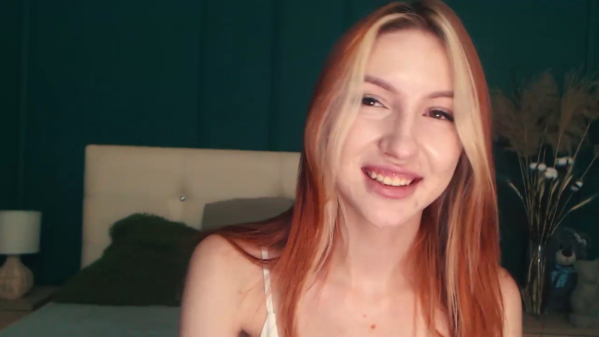 Gallery image thumbnail from LovelyGin's myfreecams stream on, 07/06/2023, 15:19 image 14 of 20