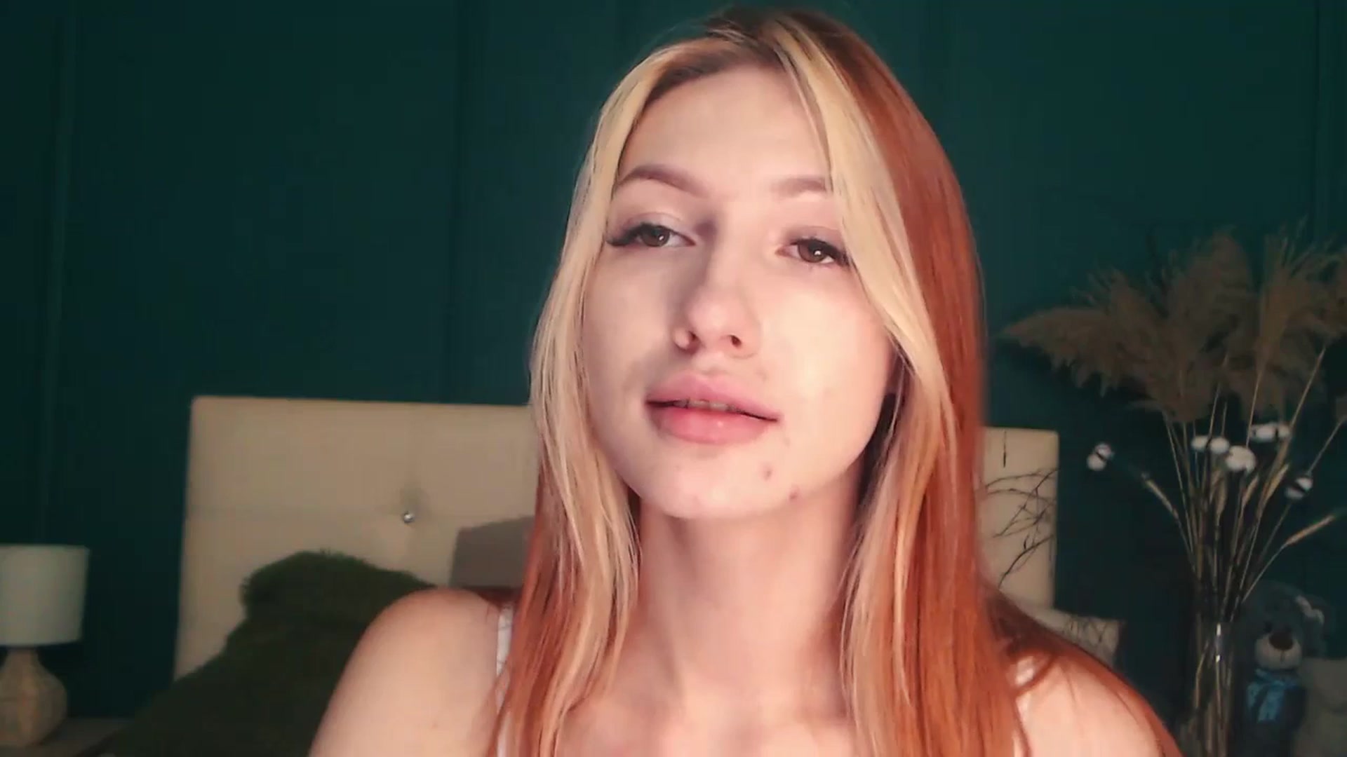 Gallery image thumbnail from LovelyGin's myfreecams stream on, 07/06/2023, 15:19 image 7 of 20