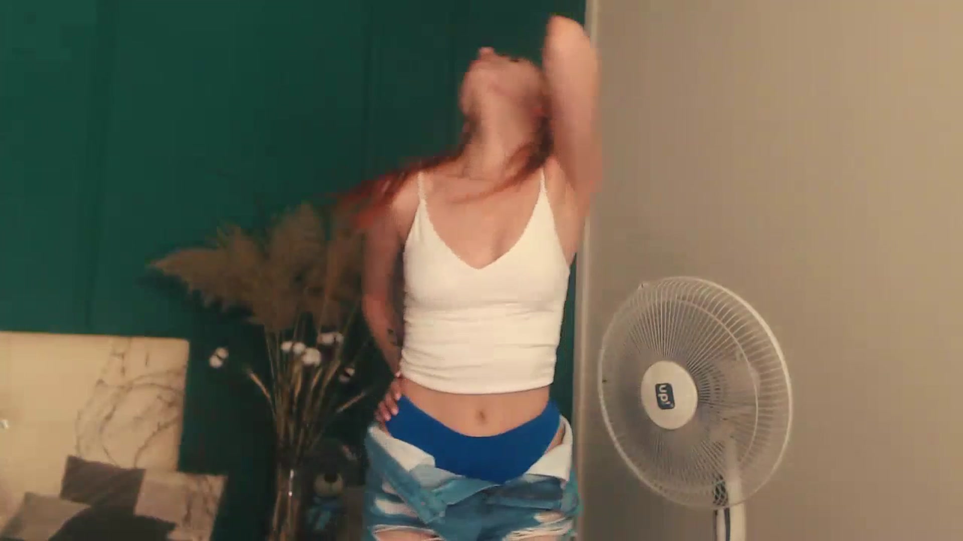 Gallery image thumbnail from LovelyGin's myfreecams stream on, 07/06/2023, 15:19 image 3 of 20