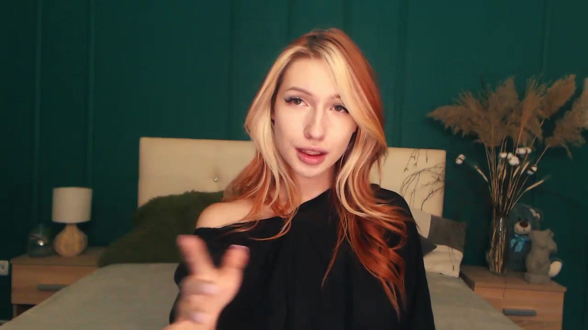 Gallery image thumbnail from LovelyGin's myfreecams stream on, 07/18/2023, 13:46 image 5 of 20