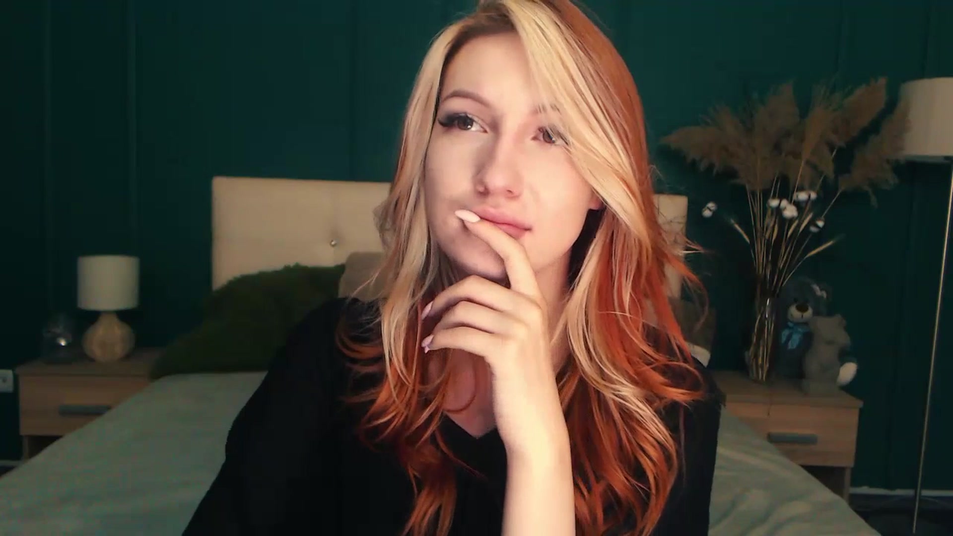 Gallery image thumbnail from LovelyGin's myfreecams stream on, 07/18/2023, 14:15 image 15 of 20