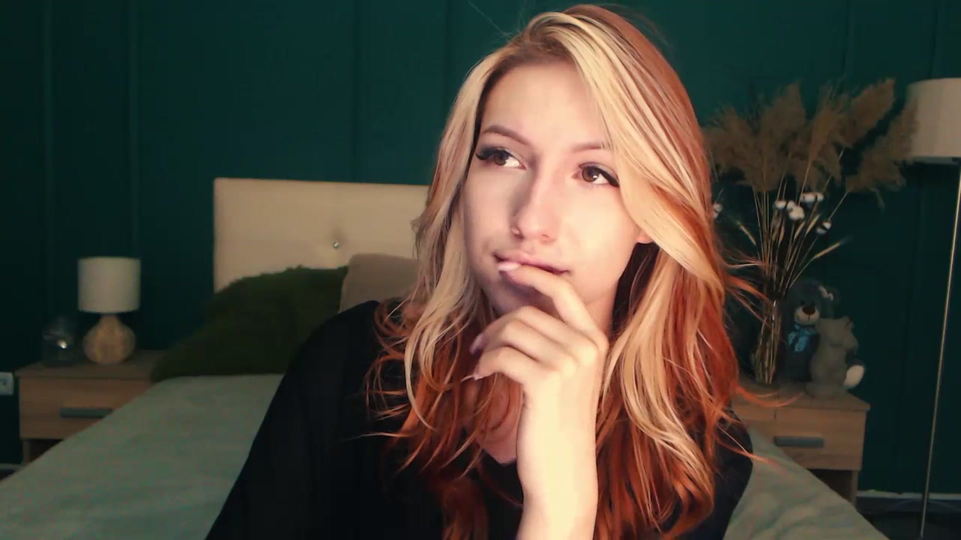 Gallery image thumbnail from LovelyGin's myfreecams stream on, 07/18/2023, 14:15 image 11 of 20