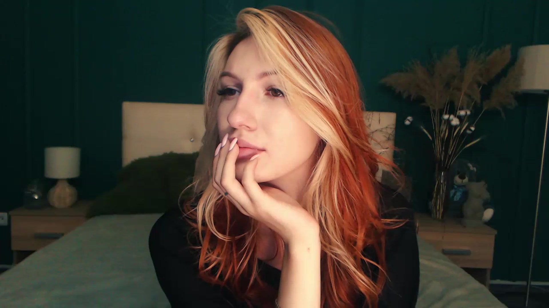 Gallery image thumbnail from LovelyGin's myfreecams stream on, 07/18/2023, 14:15 image 12 of 20