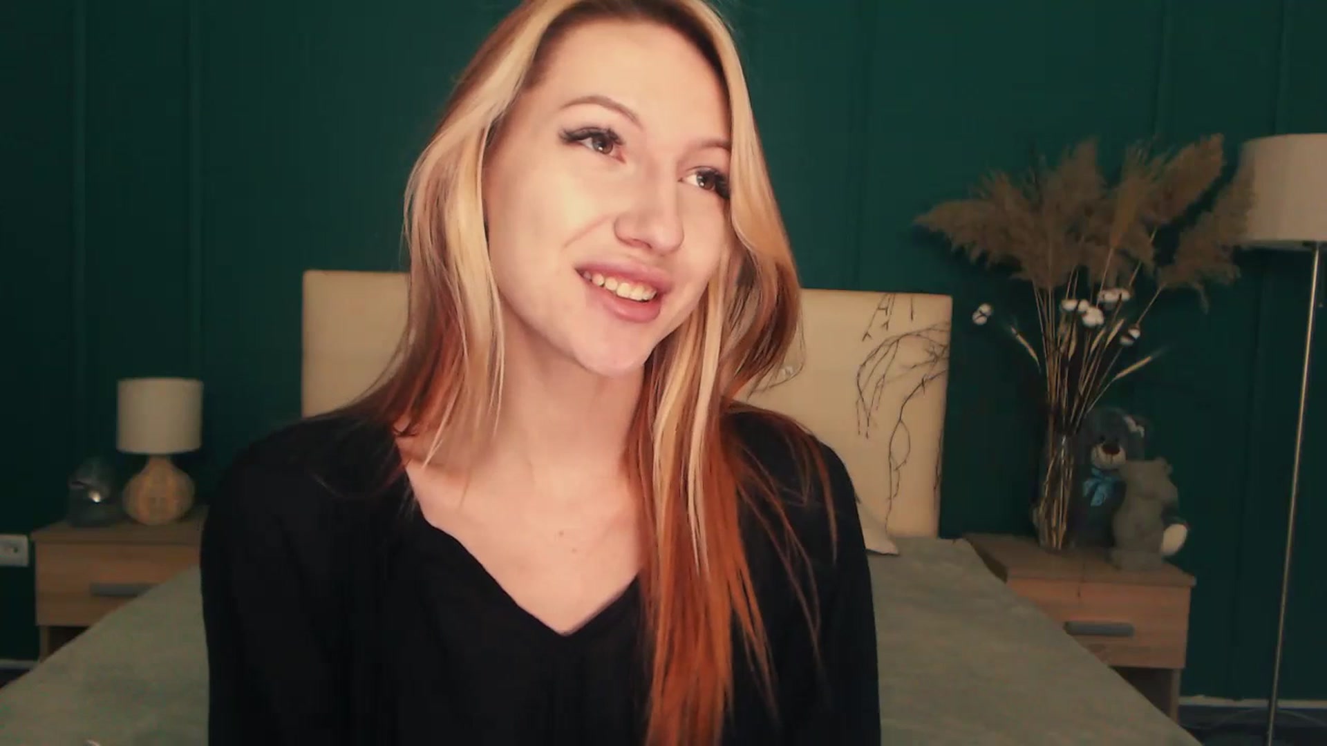 Gallery image thumbnail from LovelyGin's myfreecams stream on, 07/19/2023, 18:06 image 6 of 20