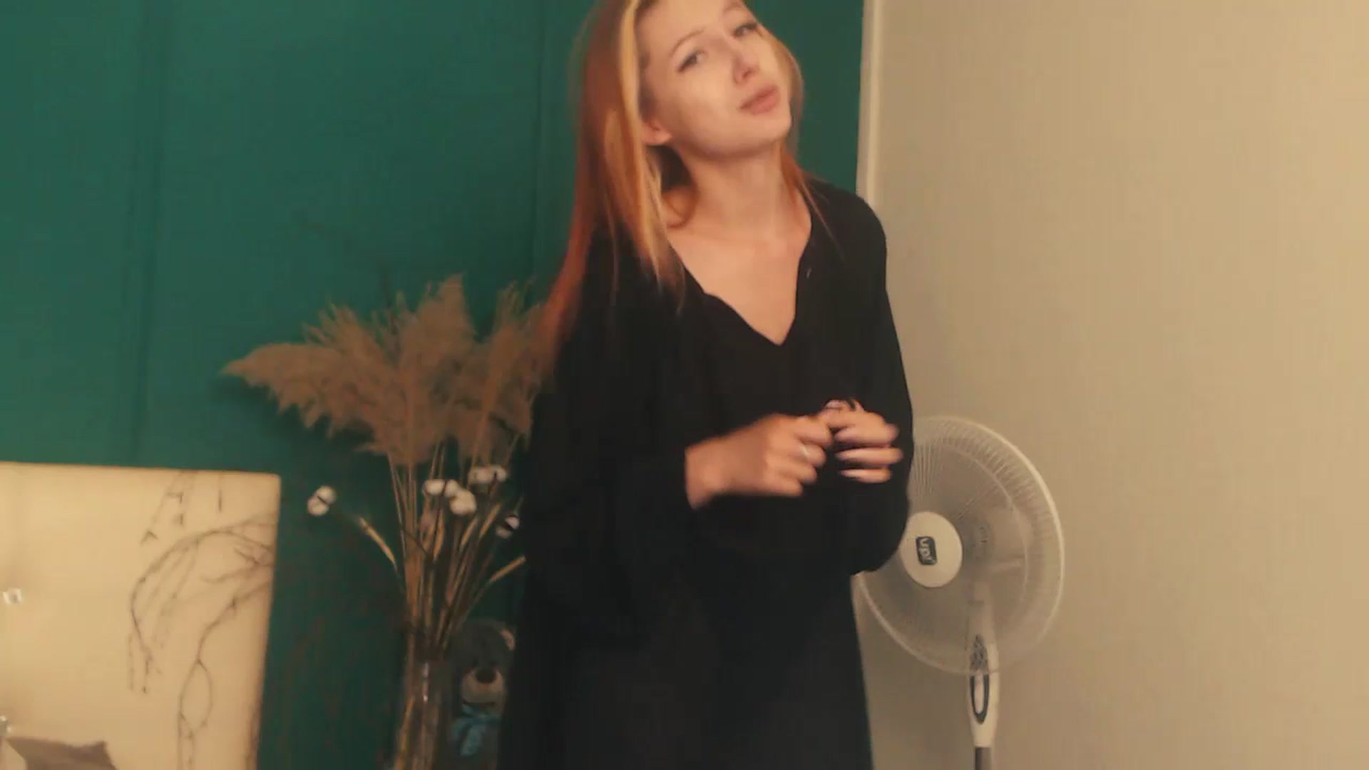 Gallery image thumbnail from LovelyGin's myfreecams stream on, 07/19/2023, 18:06 image 17 of 20