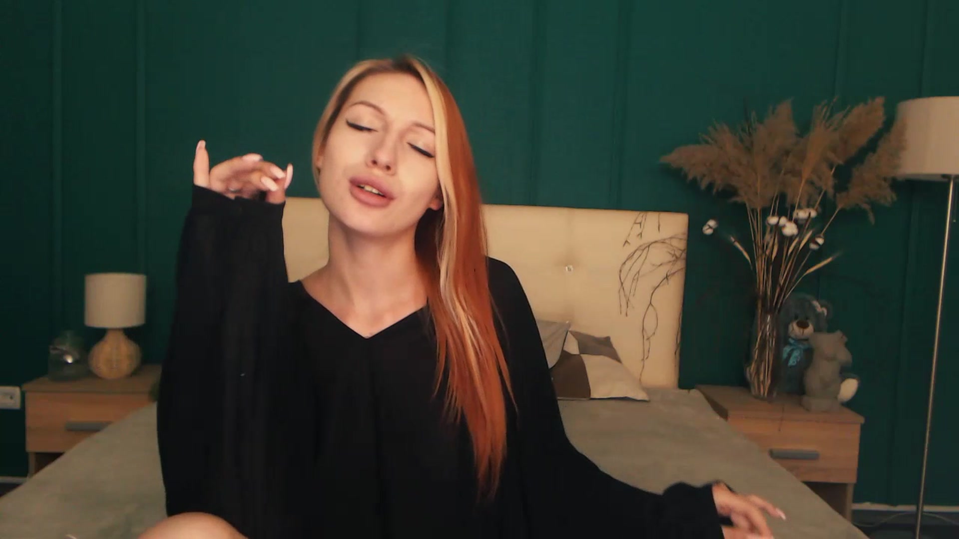 Gallery image thumbnail from LovelyGin's myfreecams stream on, 07/19/2023, 18:06 image 8 of 20