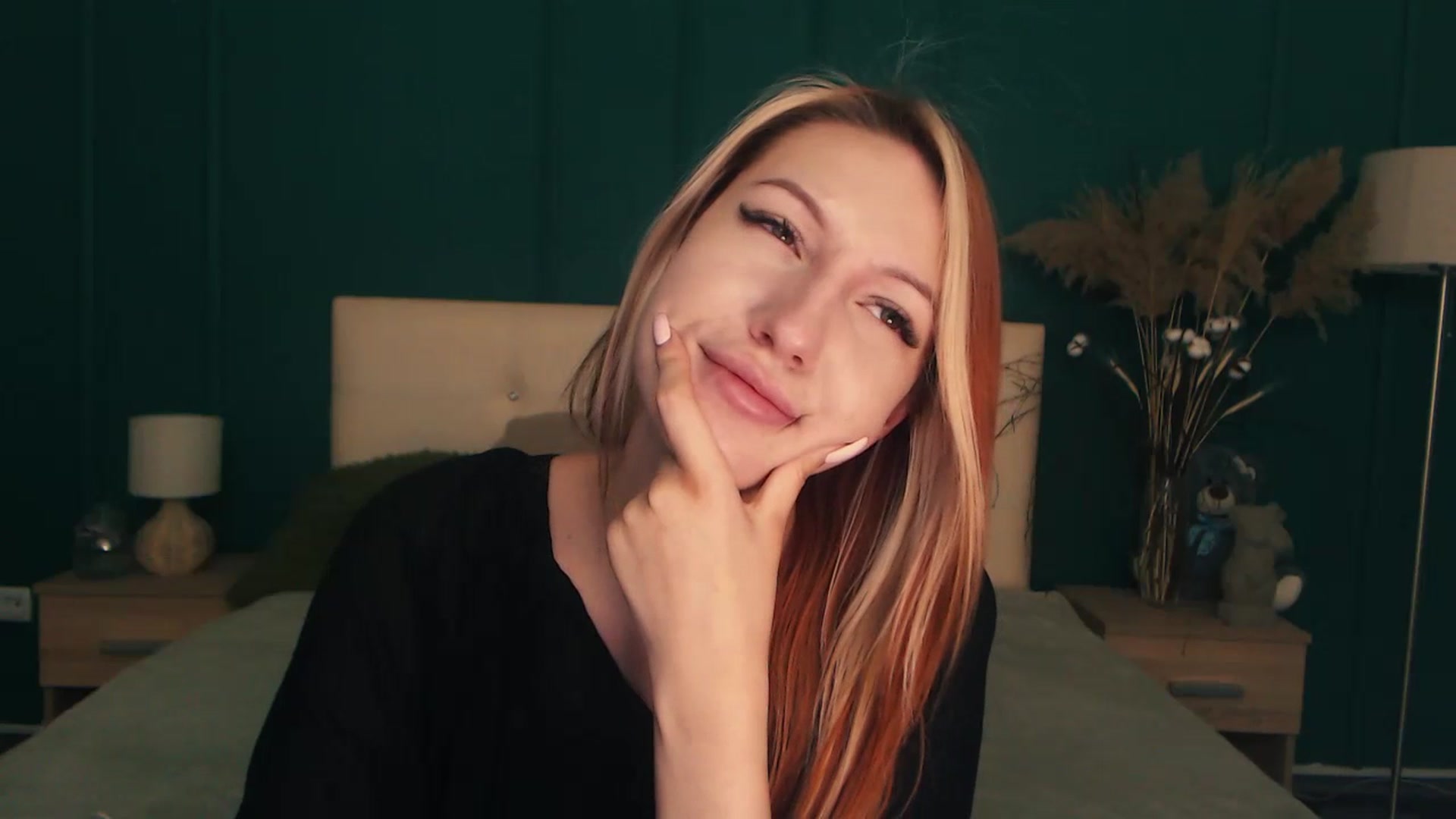 Gallery image thumbnail from LovelyGin's myfreecams stream on, 07/19/2023, 18:06 image 3 of 20