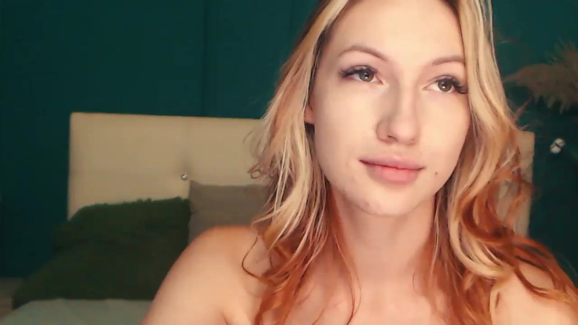 Gallery image thumbnail from LovelyGin's myfreecams stream on, 07/26/2023, 13:27 image 16 of 20