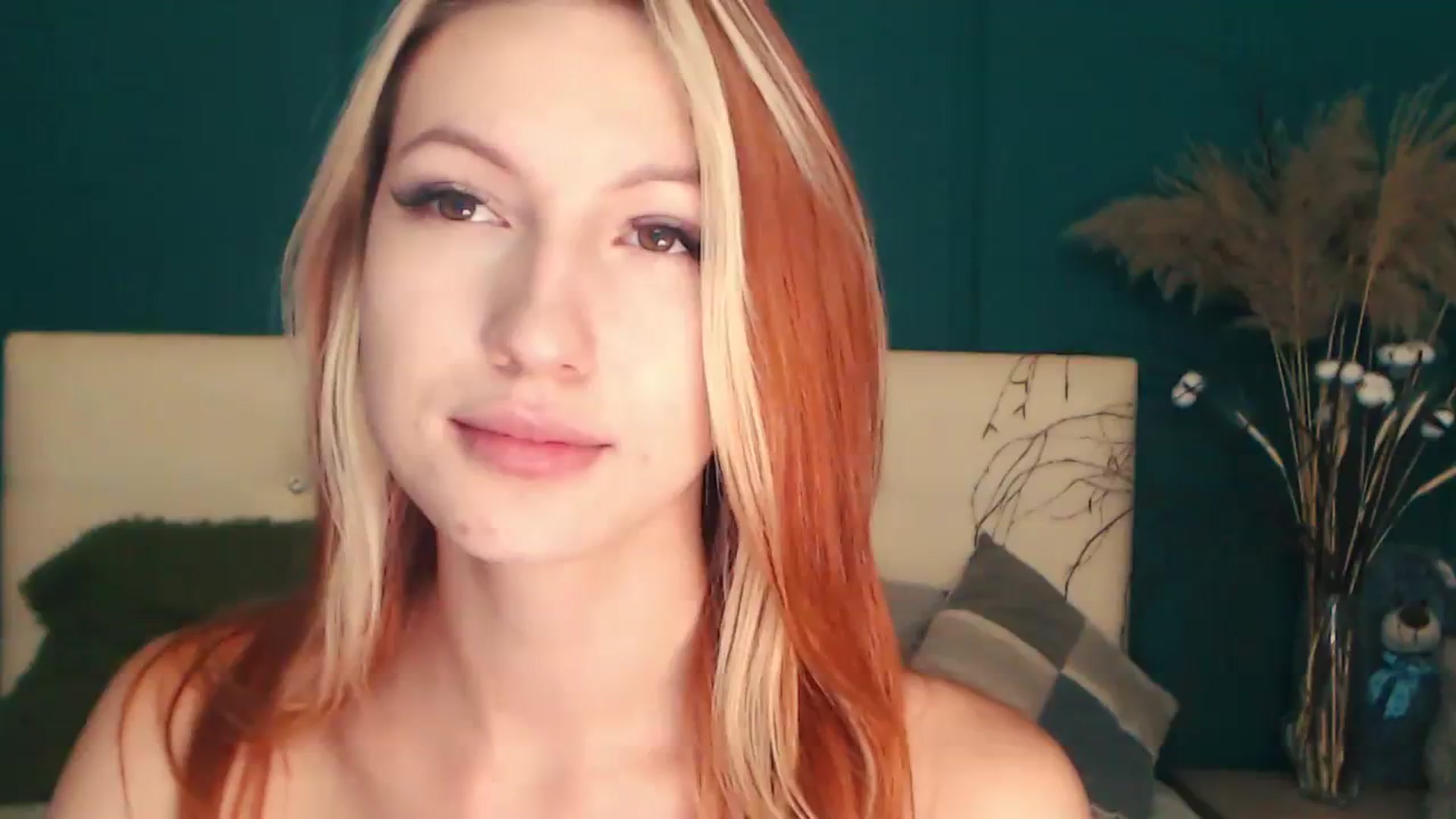 Gallery image thumbnail from LovelyGin's myfreecams stream on, 07/27/2023, 15:35 image 12 of 20