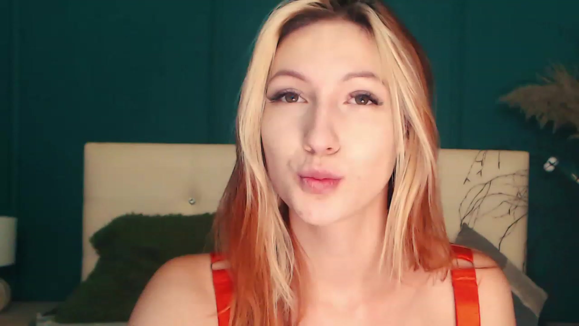 Gallery image thumbnail from LovelyGin's myfreecams stream on, 07/27/2023, 16:02 image 14 of 20