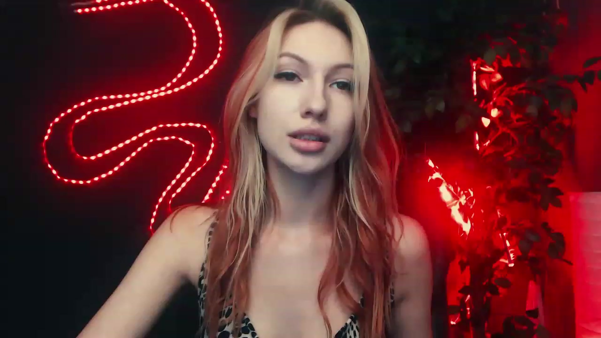 Gallery image thumbnail from LovelyGin's myfreecams stream on, 07/28/2023, 13:04 image 3 of 20