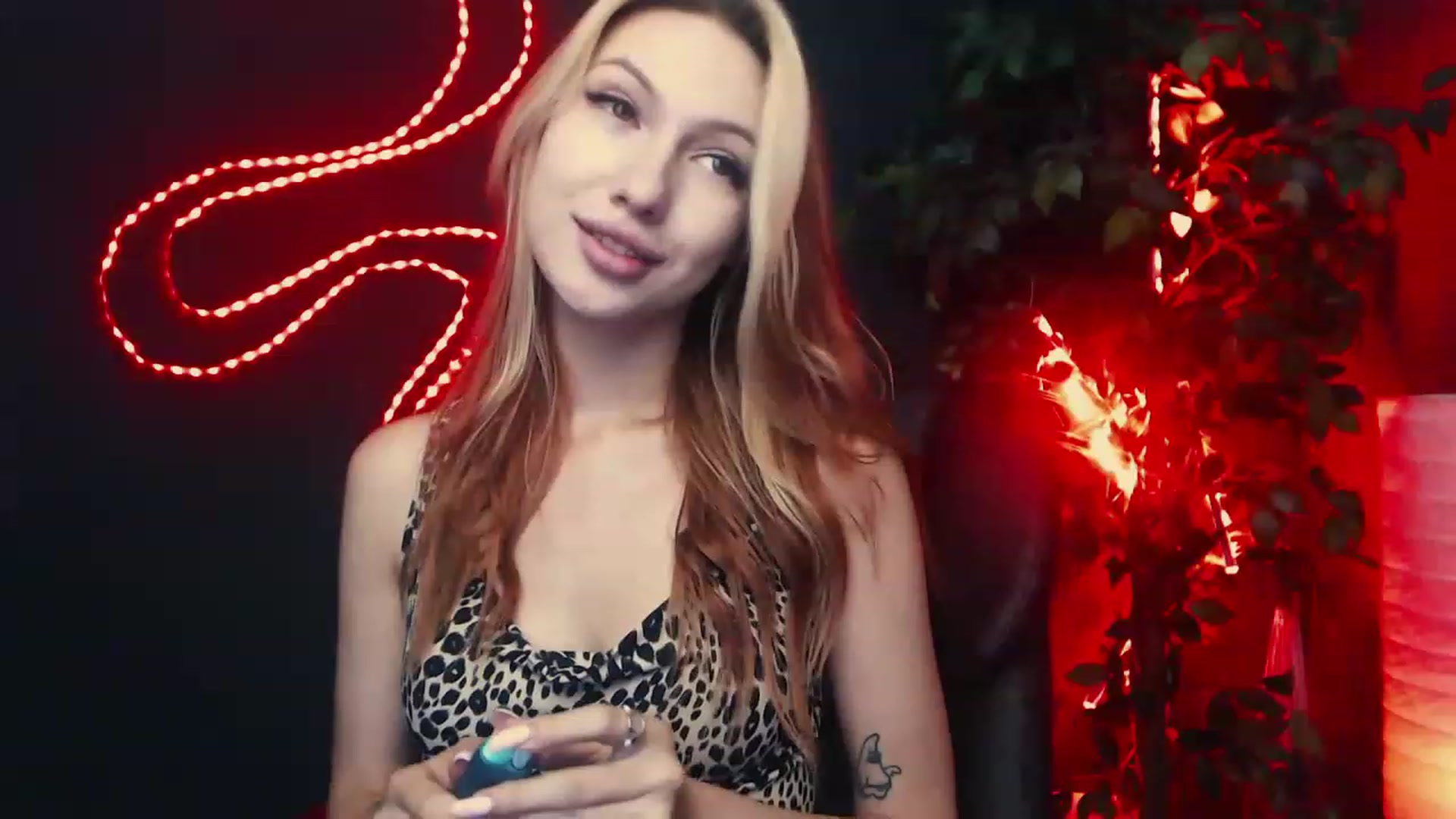 Gallery image thumbnail from LovelyGin's myfreecams stream on, 07/28/2023, 13:04 image 17 of 20