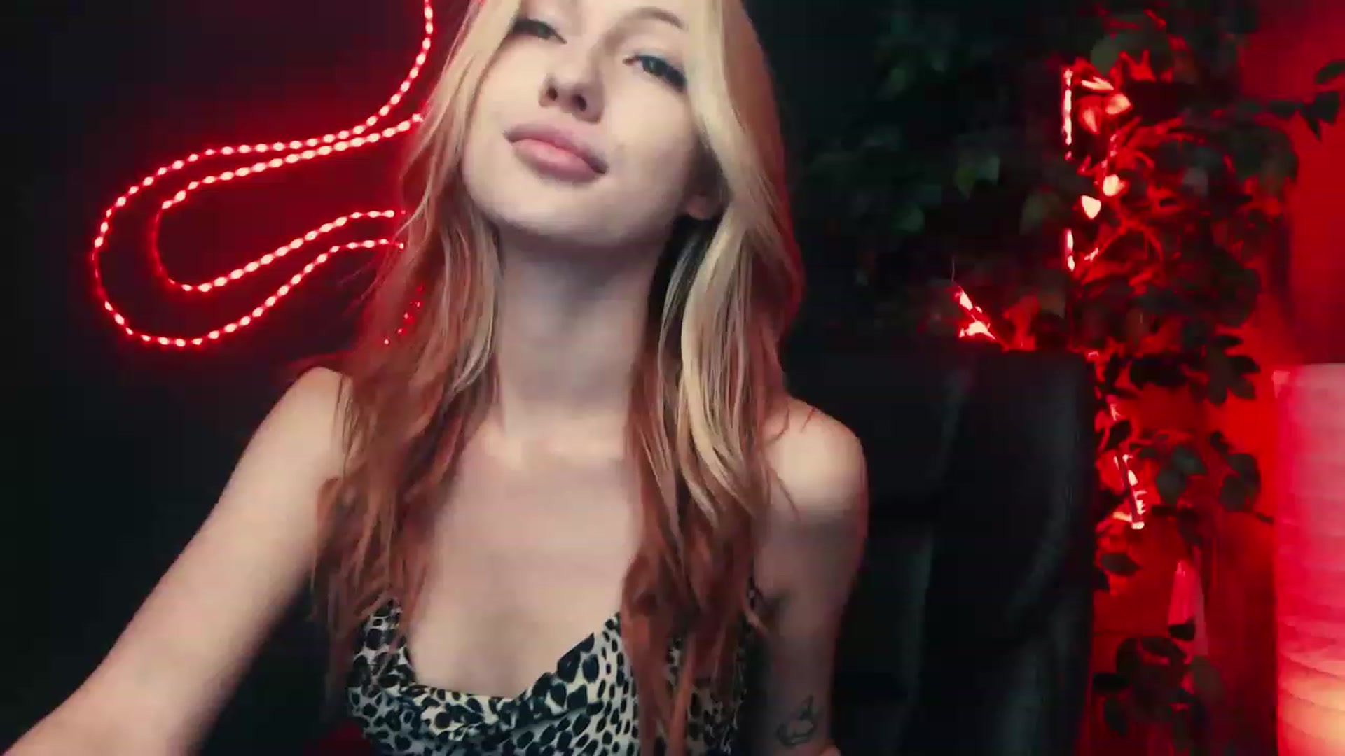 Gallery image thumbnail from LovelyGin's myfreecams stream on, 07/28/2023, 13:04 image 14 of 20