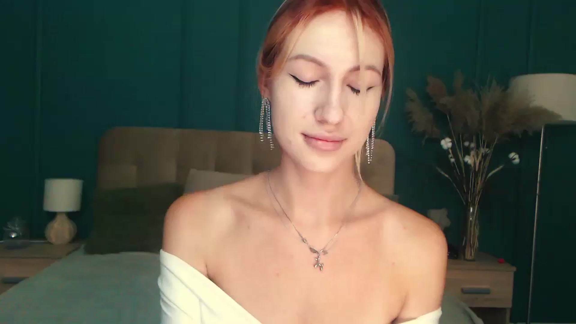 Gallery image thumbnail from LovelyGin's myfreecams stream on, 08/11/2023, 13:39 image 14 of 20