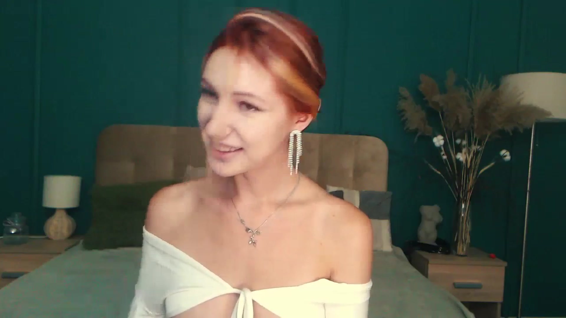 Gallery image thumbnail from LovelyGin's myfreecams stream on, 08/11/2023, 13:39 image 13 of 20