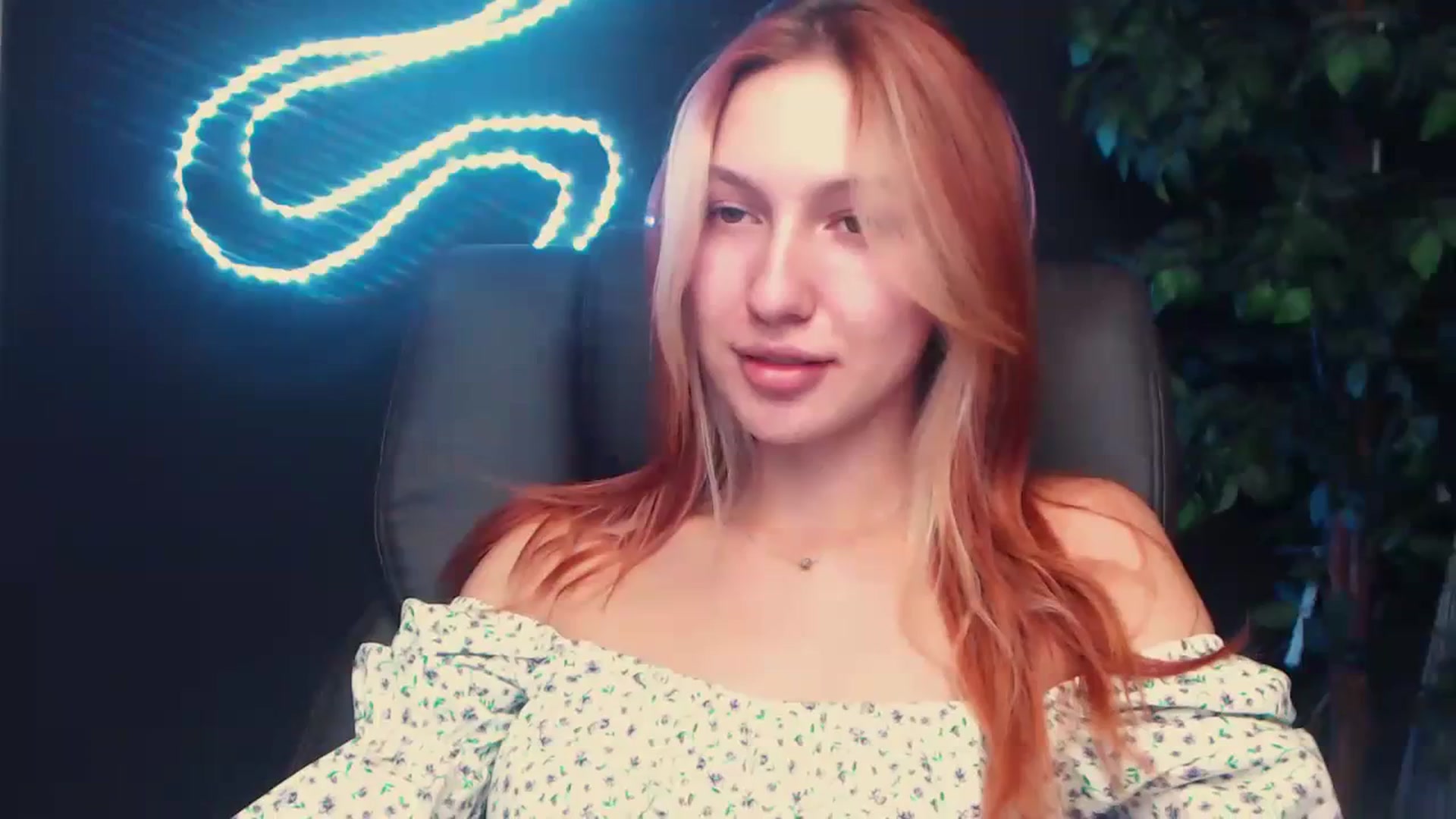 Gallery image thumbnail from LovelyGin's myfreecams stream on, 09/25/2023, 13:36 image 10 of 20