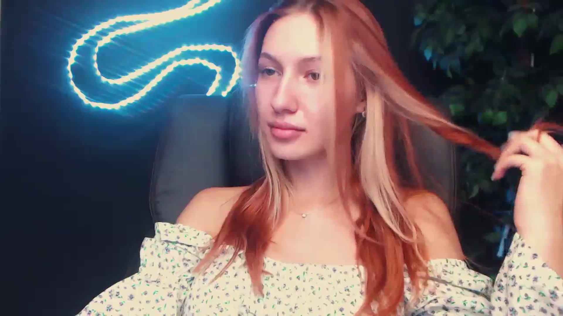 Gallery image thumbnail from LovelyGin's myfreecams stream on, 09/25/2023, 13:36 image 6 of 20