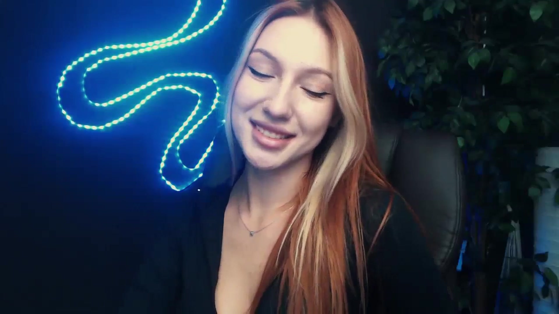 Gallery image thumbnail from LovelyGin's myfreecams stream on, 09/27/2023, 13:09 image 9 of 20