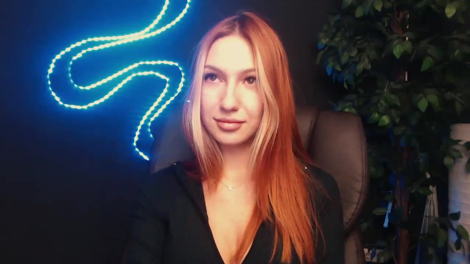 Gallery image thumbnail from LovelyGin's myfreecams stream on, 09/27/2023, 13:09 image 12 of 20