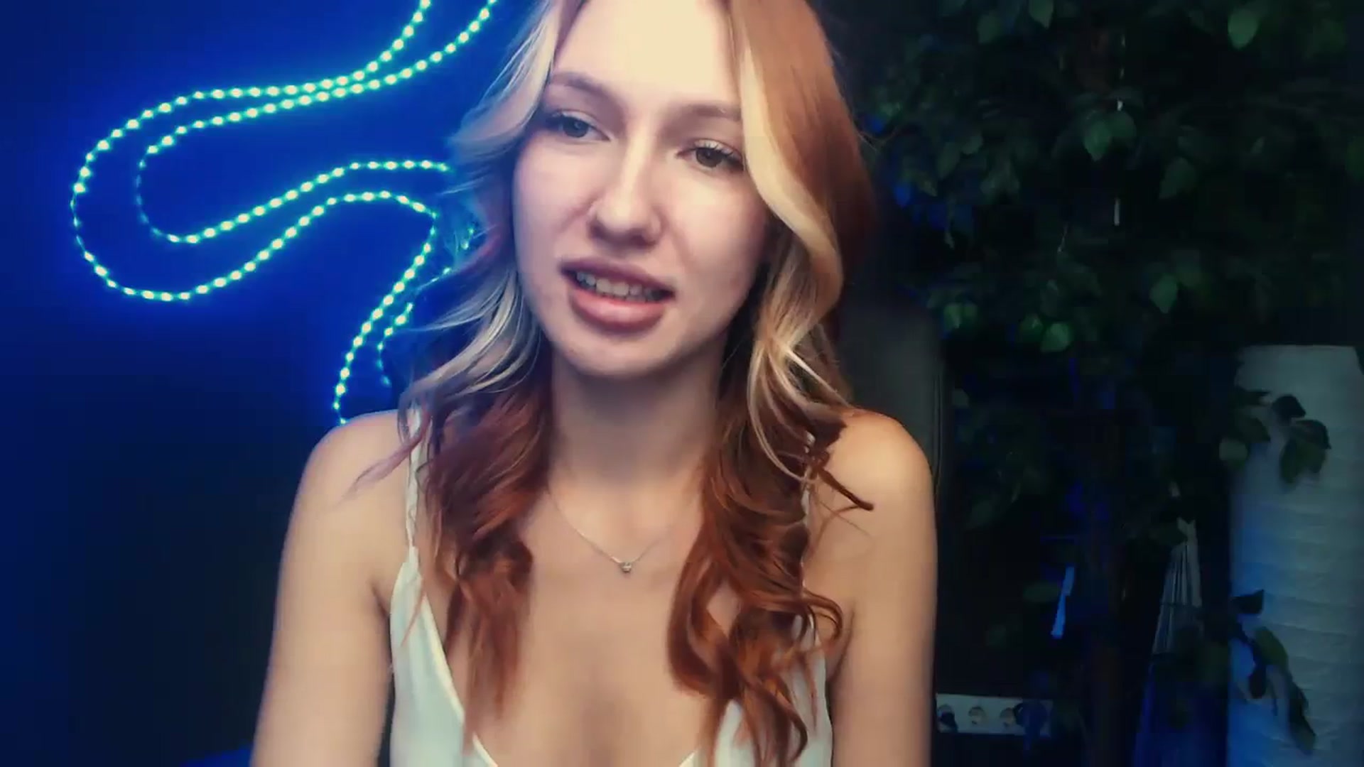 Gallery image thumbnail from LovelyGin's myfreecams stream on, 10/02/2023, 12:48 image 6 of 20