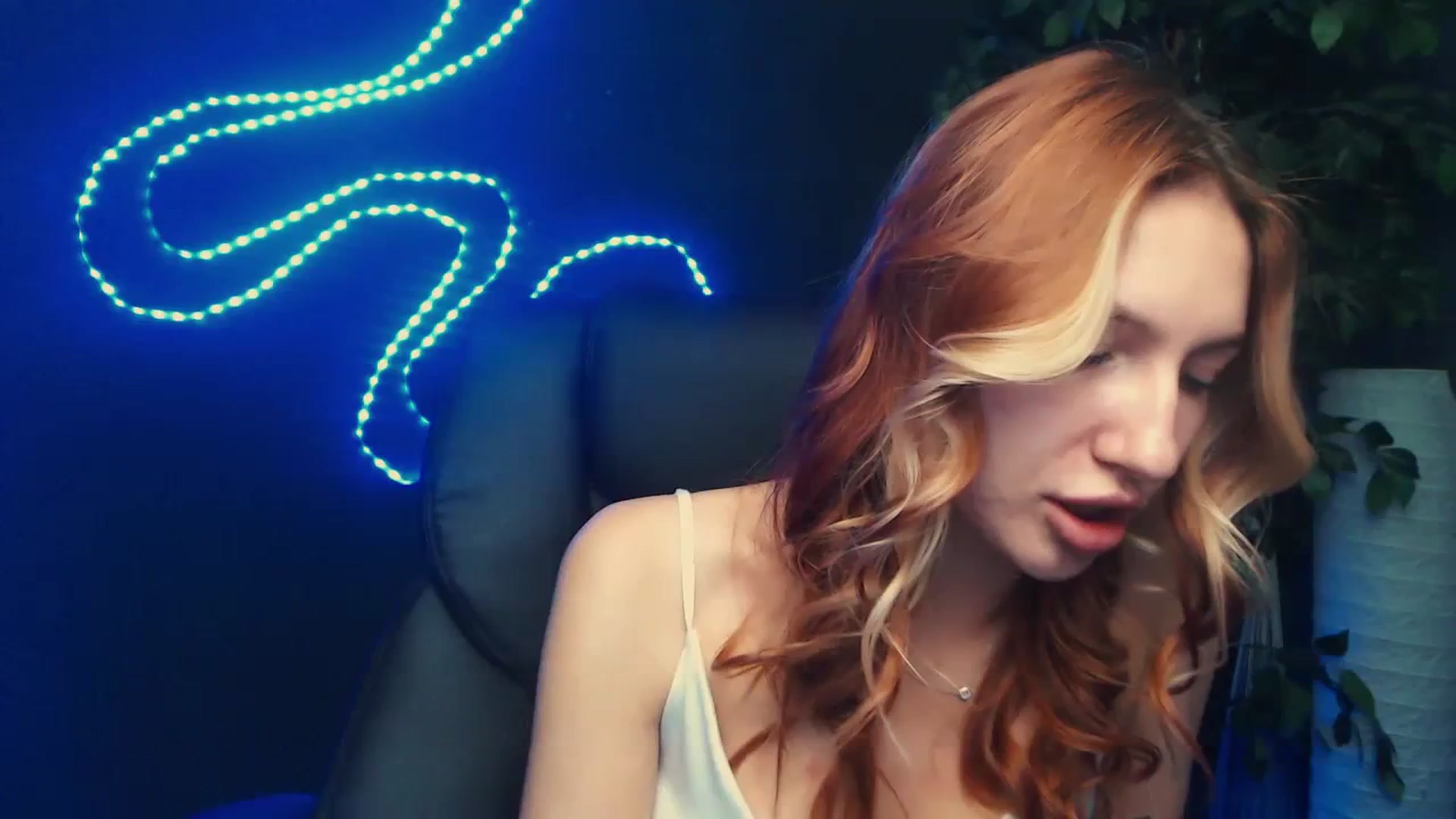 Gallery image thumbnail from LovelyGin's myfreecams stream on, 10/02/2023, 12:48 image 5 of 20