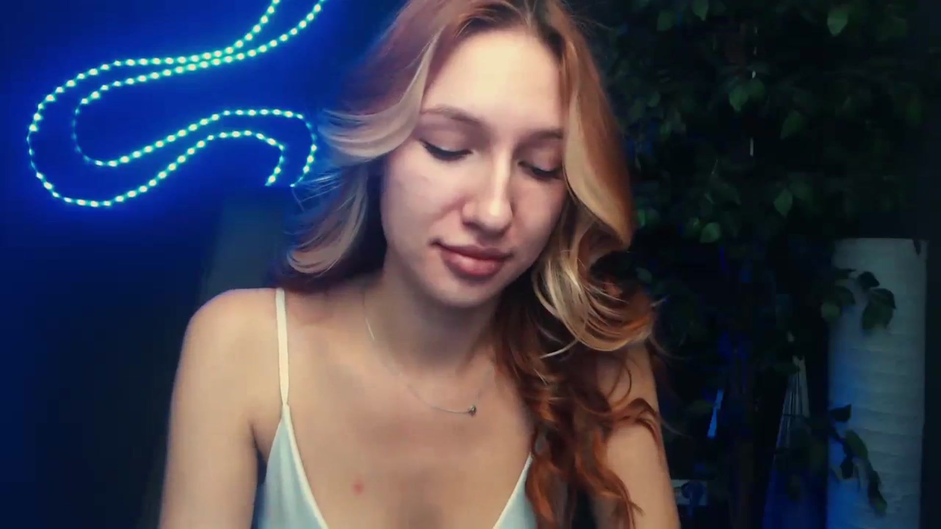 Gallery image thumbnail from LovelyGin's myfreecams stream on, 10/02/2023, 12:48 image 13 of 20