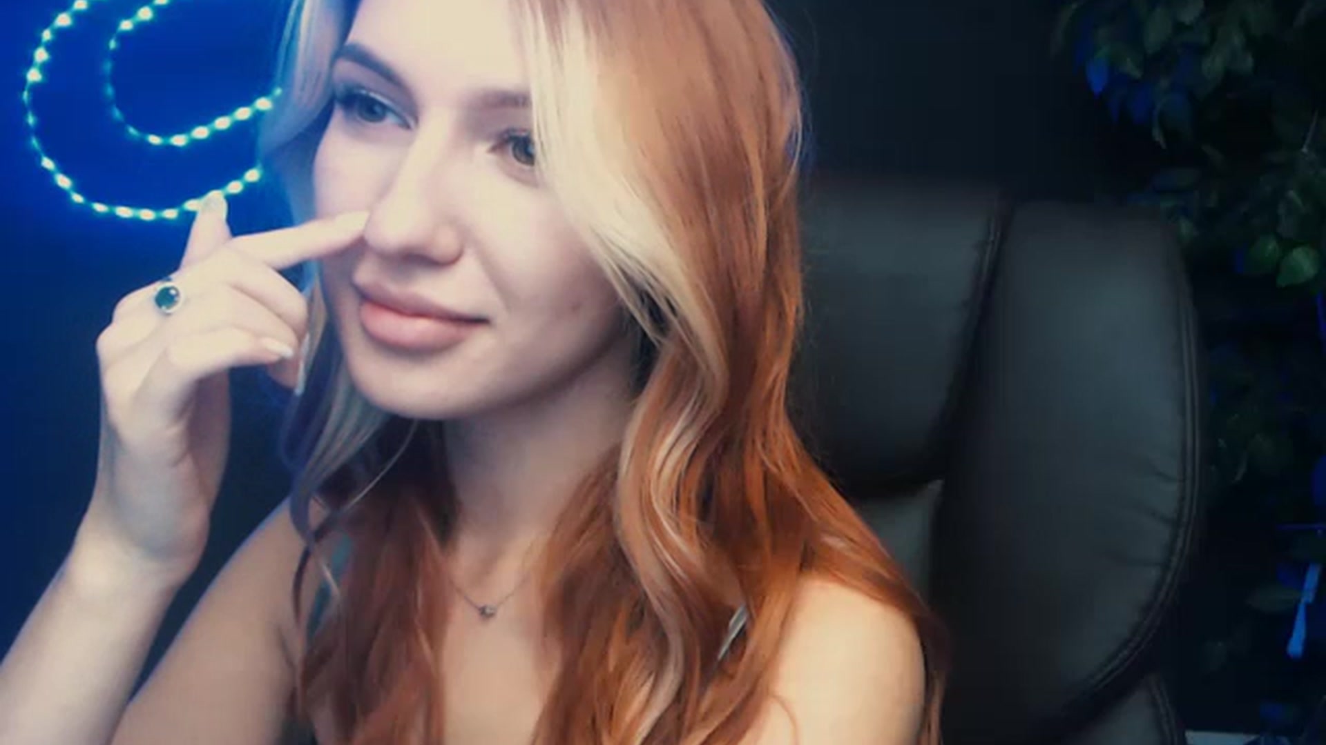 Gallery image thumbnail from LovelyGin's myfreecams stream on, 10/03/2023, 13:10 image 20 of 20